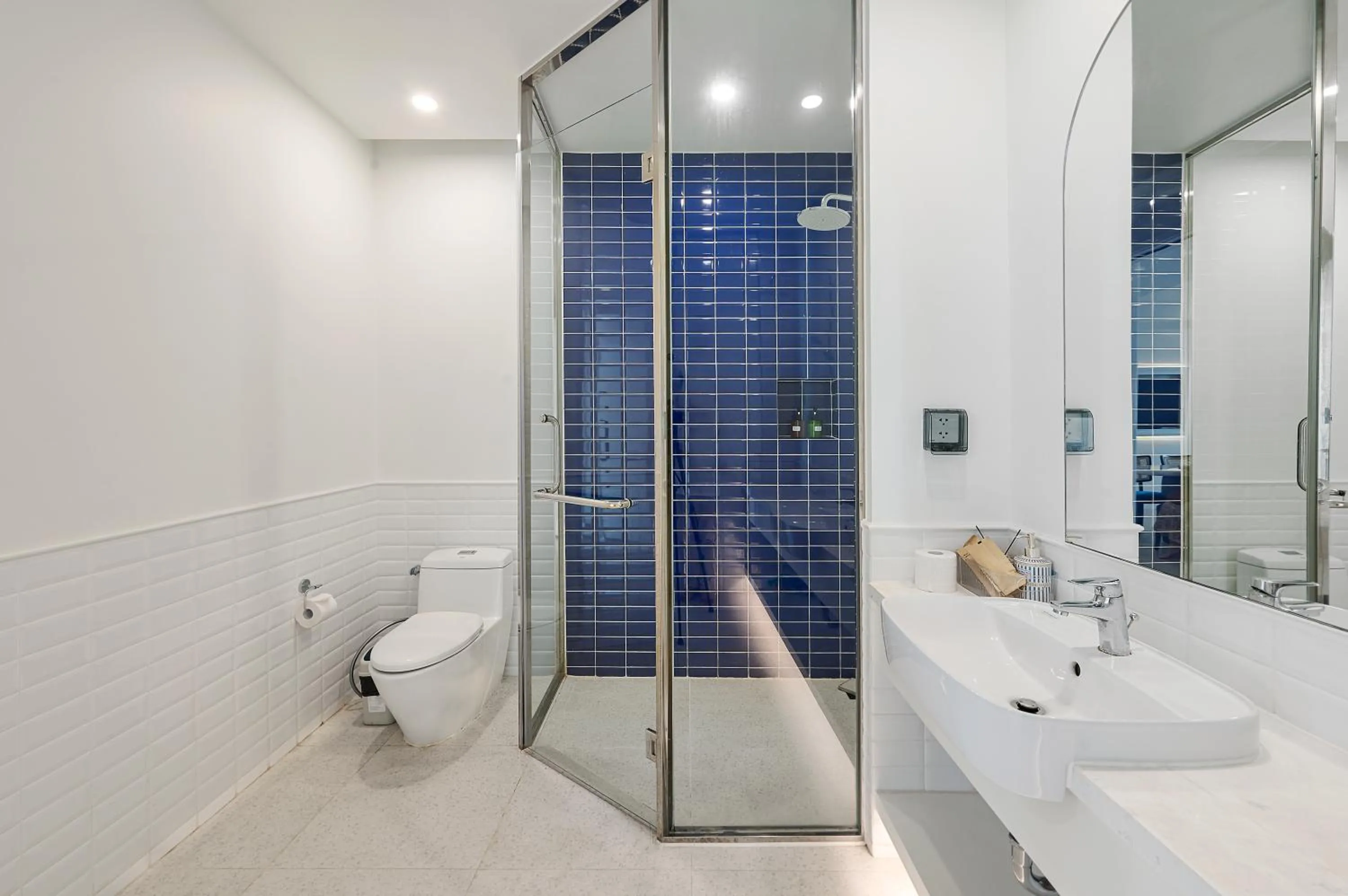 Shower in La isla Apartments & Villas - Sea View & Fireworks Phu Quoc