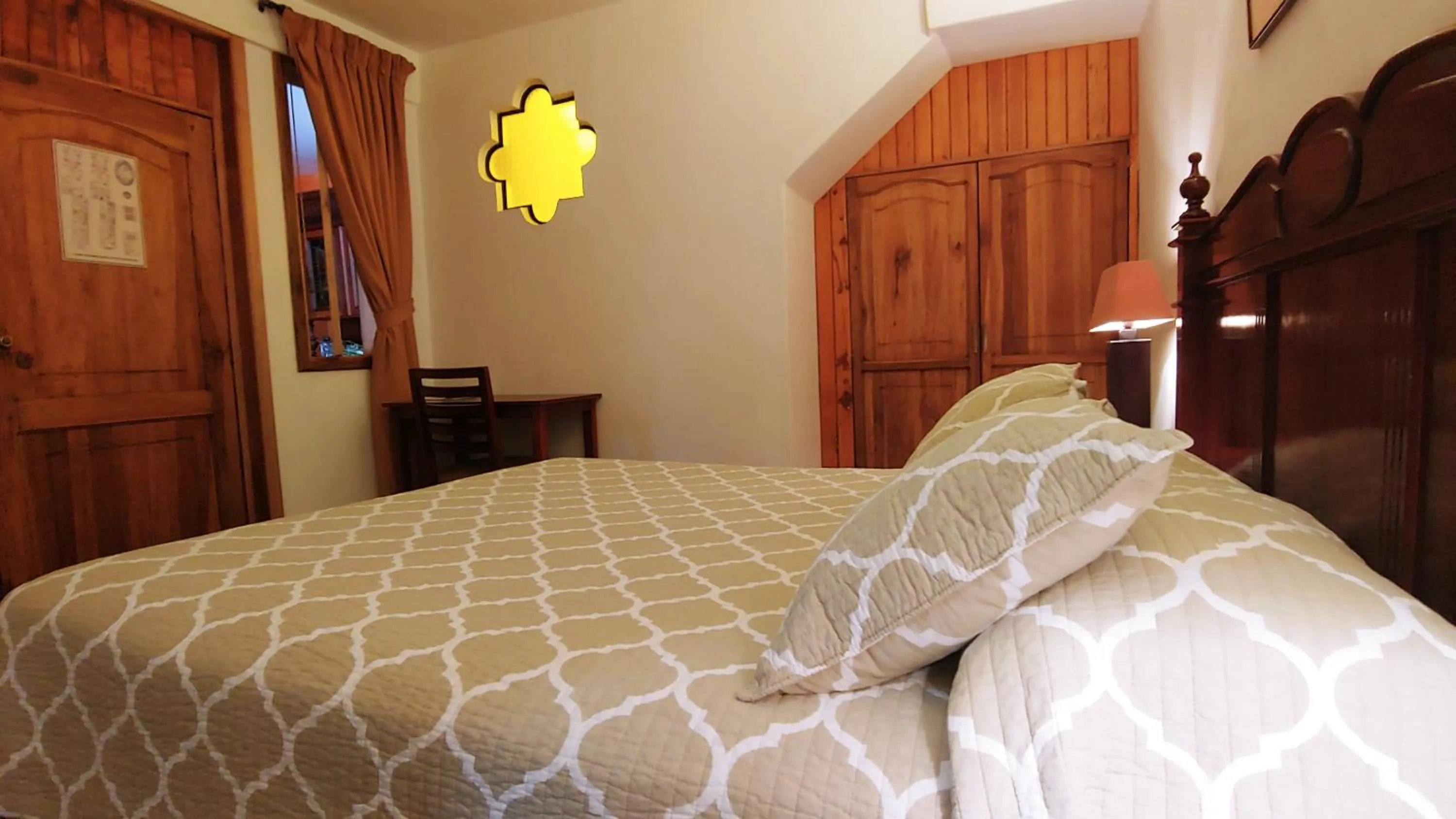 Bed in Hotel Boutique Casa Montalvo Cuenca