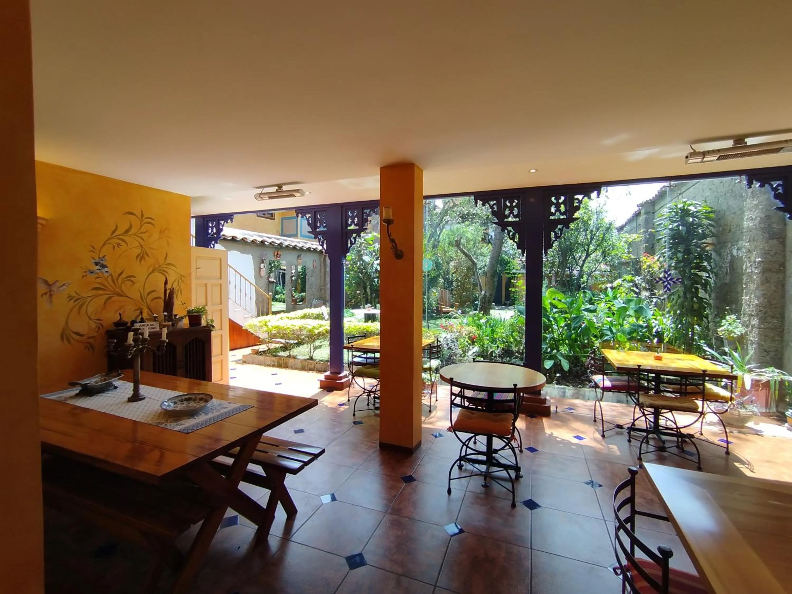 Seating area in Hotel Boutique Casa Montalvo Cuenca