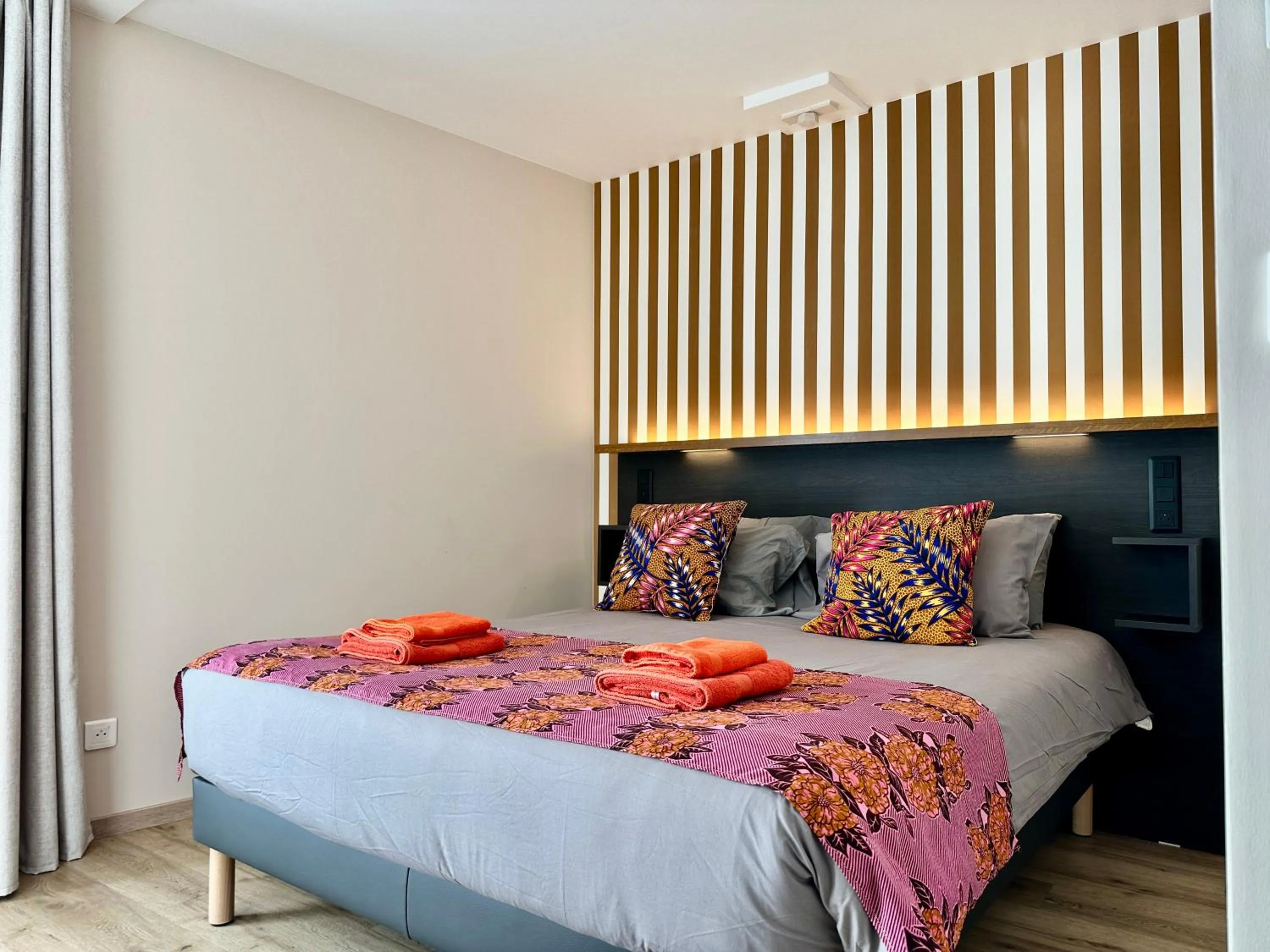 Bedroom, Bed in Smartappart Niort