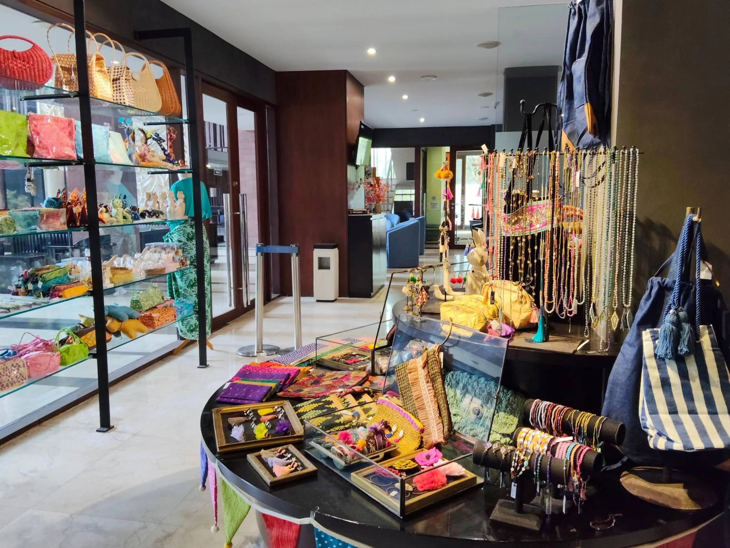 Shopping Area in Watermark Hotel & Spa Bali