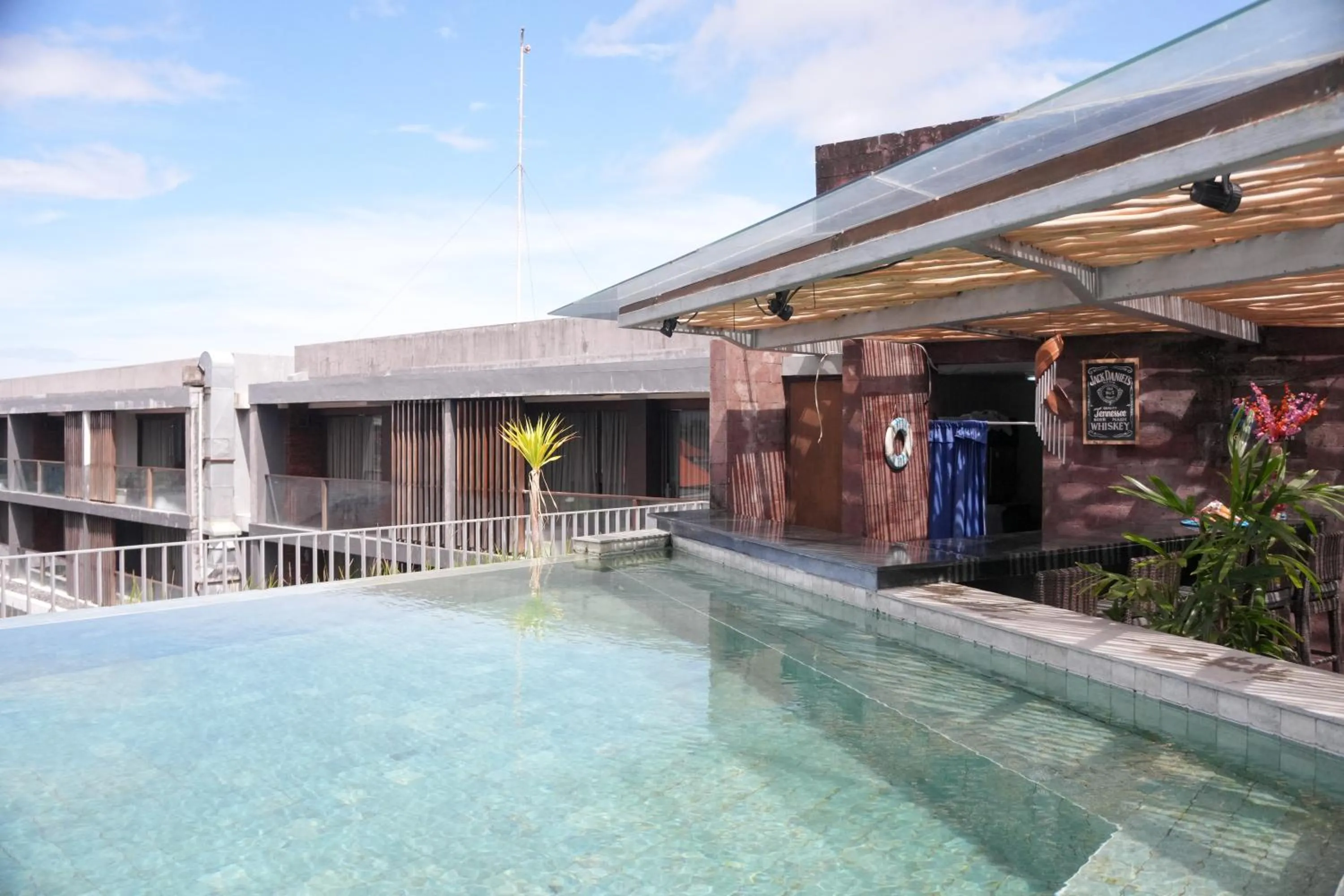 Swimming pool in Watermark Hotel & Spa Bali