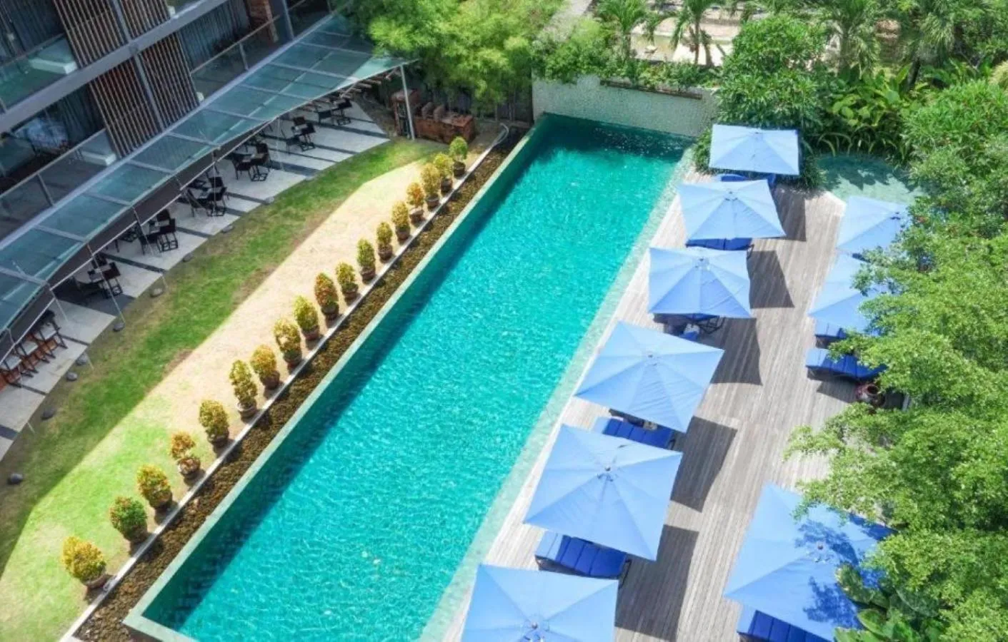 Swimming pool in Watermark Hotel & Spa Bali