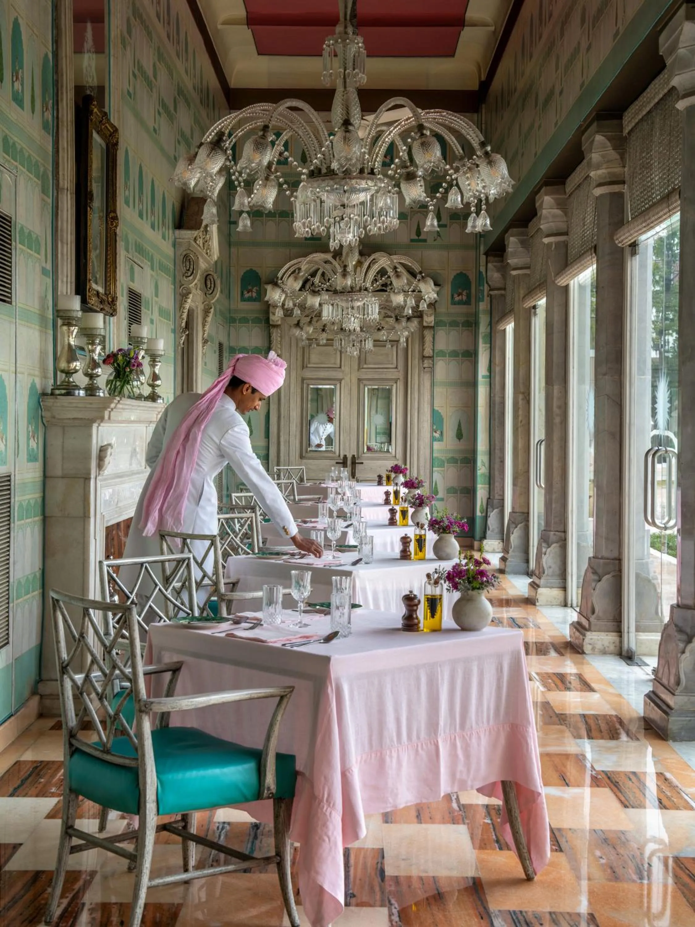 Restaurant/places to eat in Rajmahal Palace RAAS