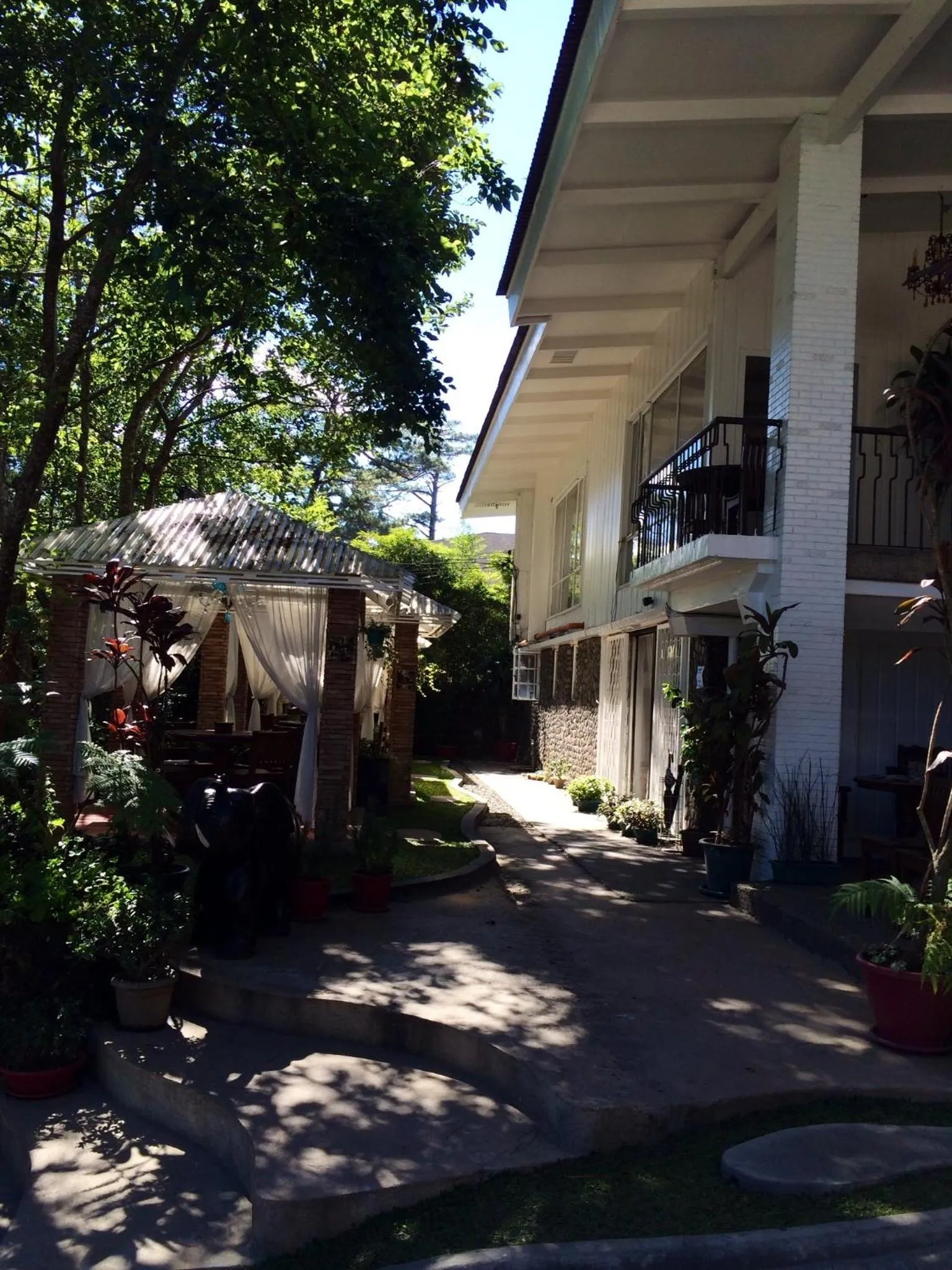 Facade/entrance, Property Building in La Casa Bianca