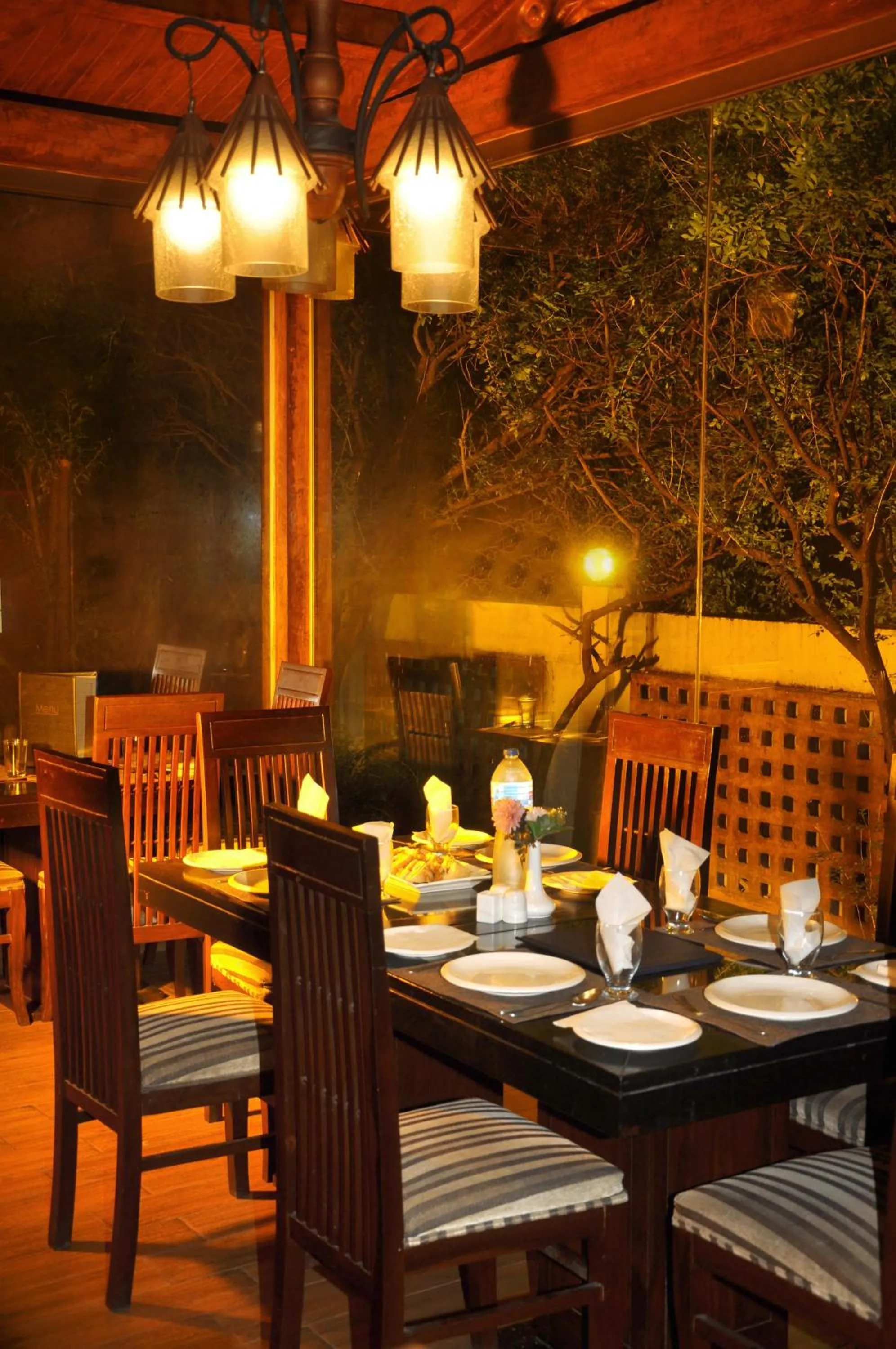 Royal Elegance Hotel