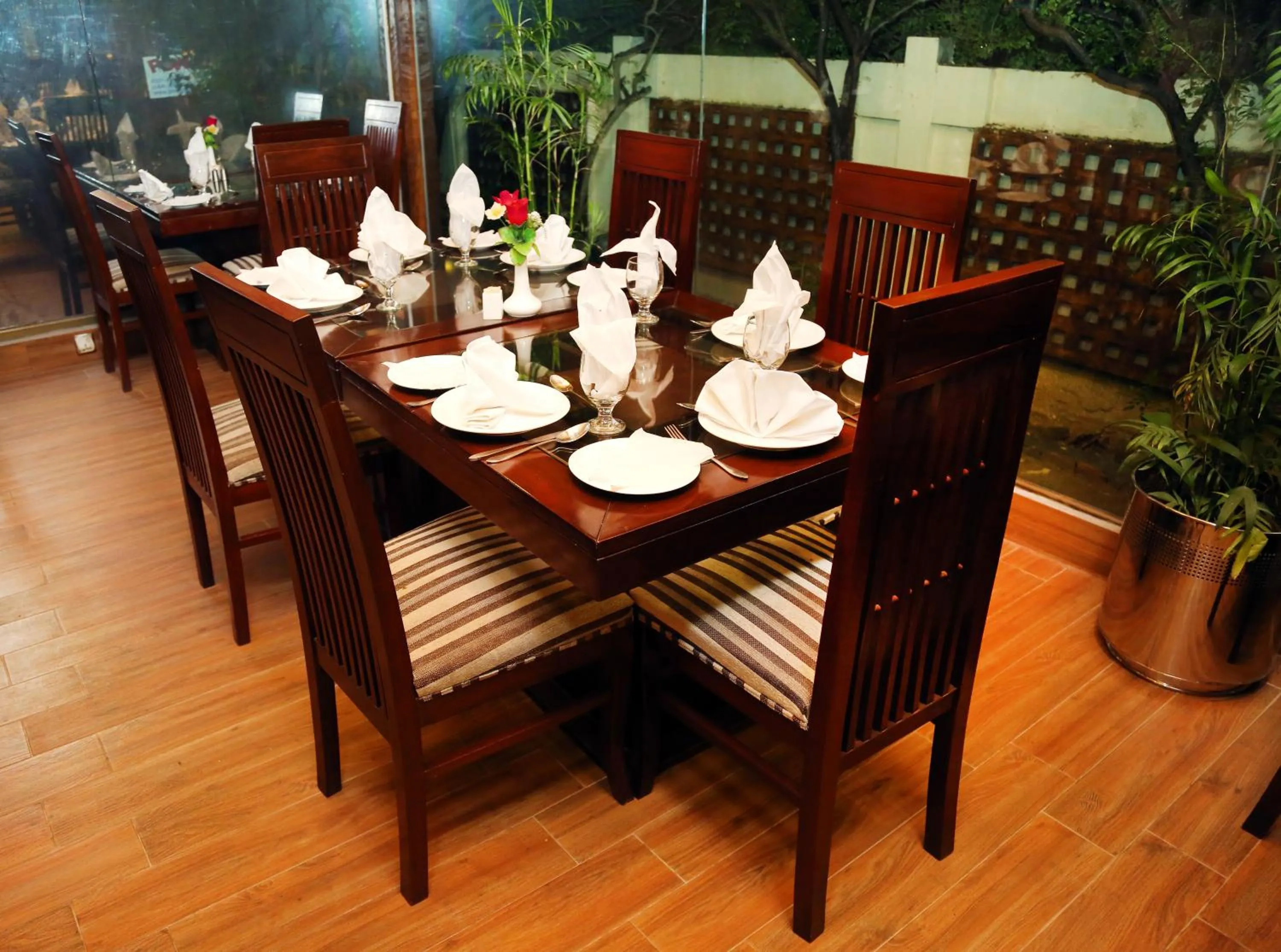 Royal Elegance Hotel