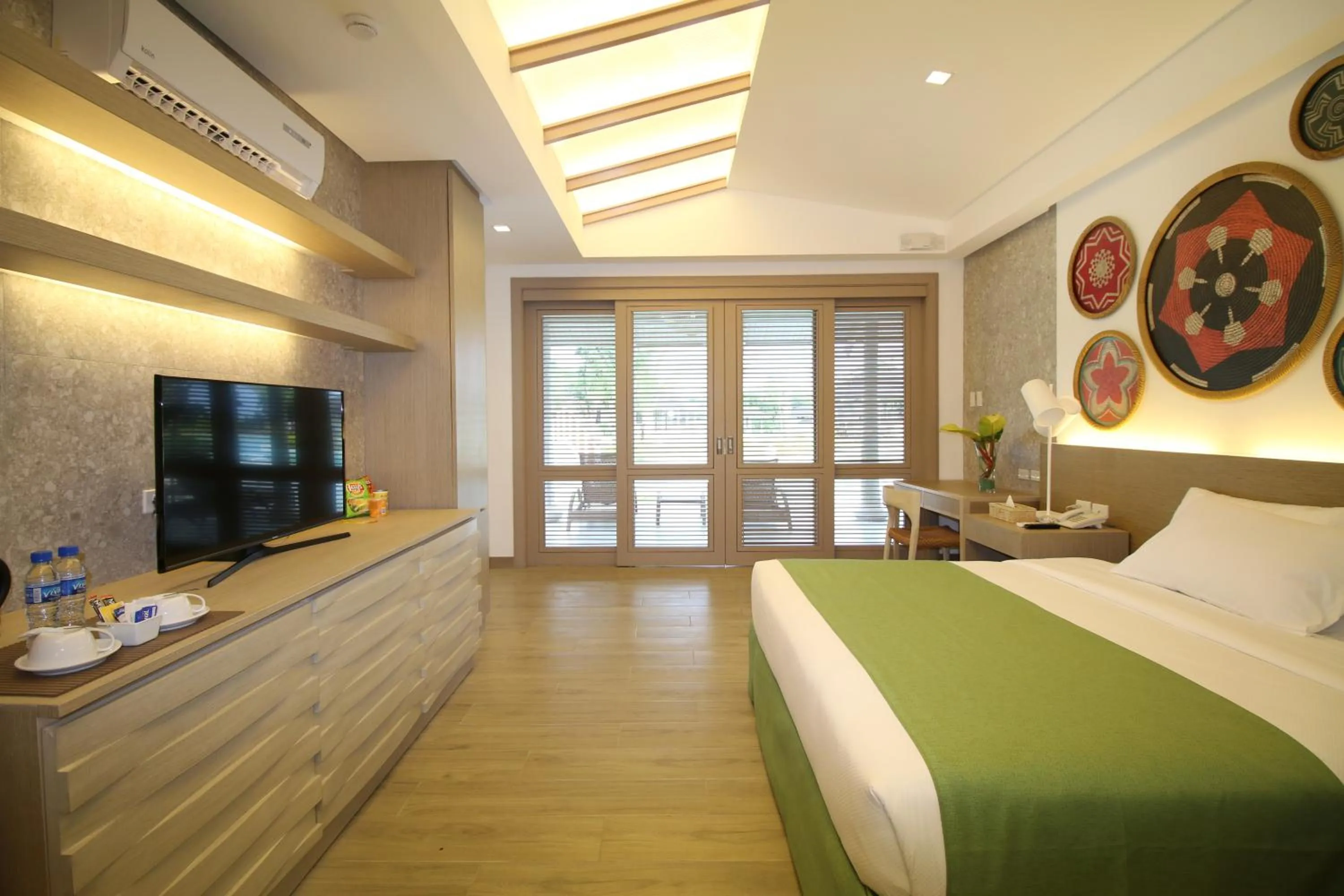 Photo of the whole room, Bed in Bohol Shores