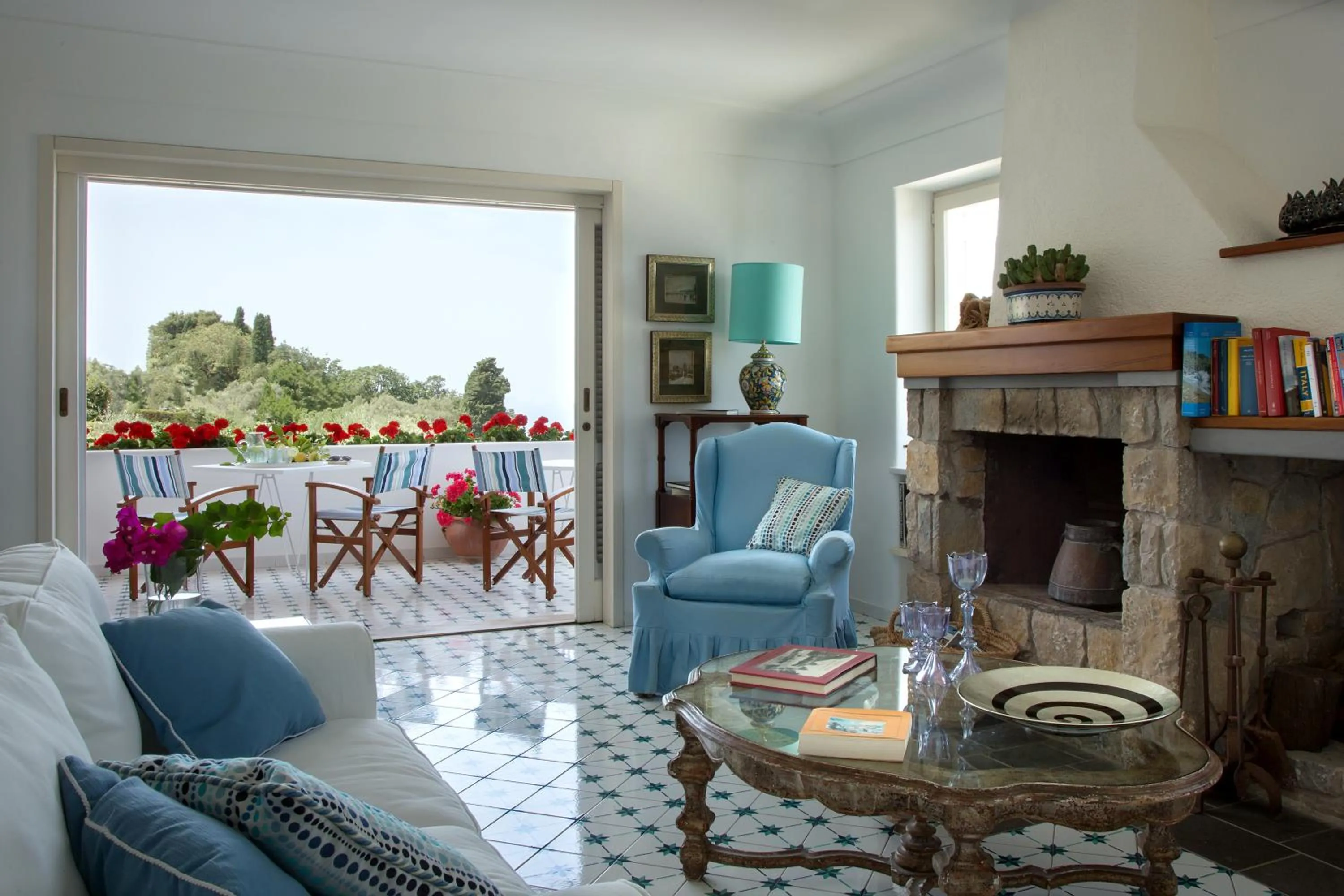 Communal lounge/ TV room in Riolinciano14 B&B