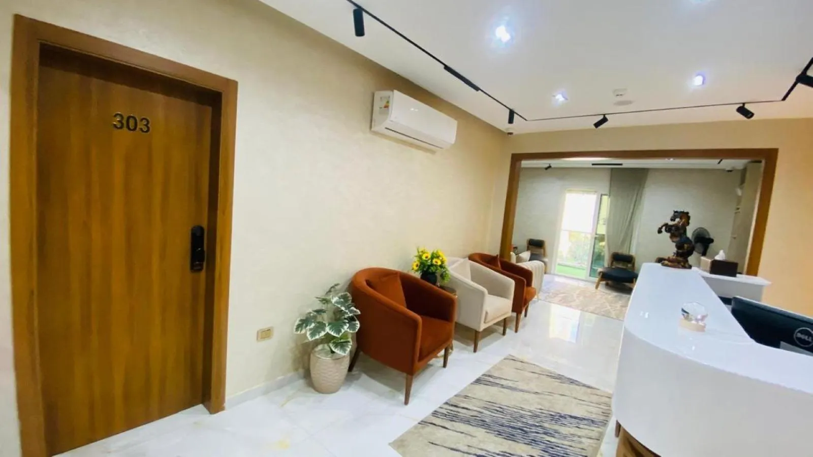 Lobby or reception in Golden Season Hotel