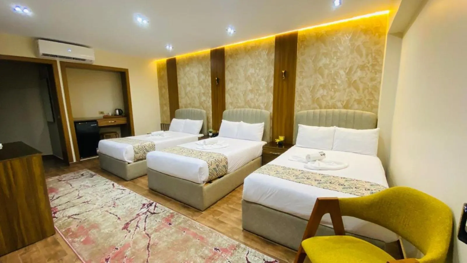Photo of the whole room, Bed in Golden Season Hotel