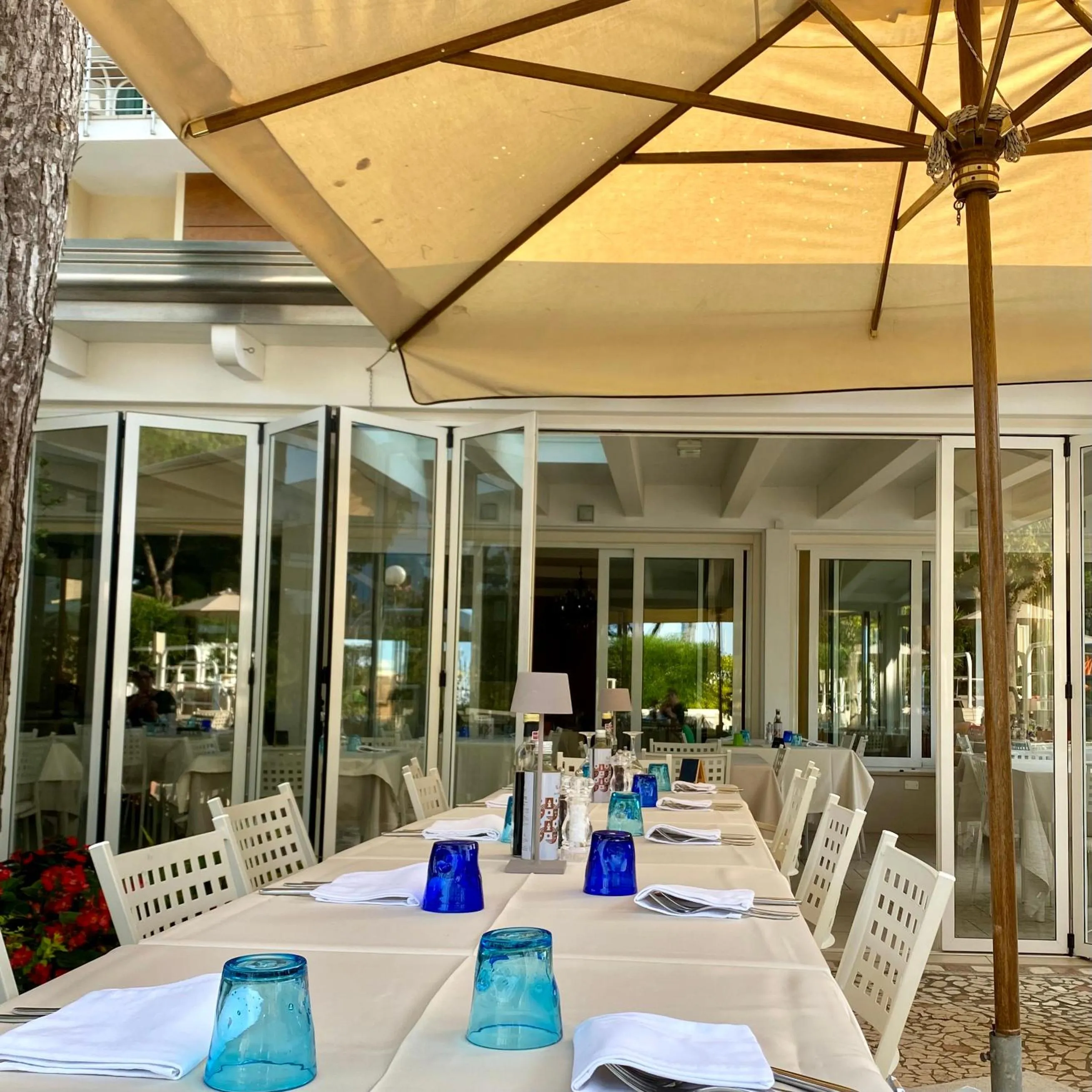 Restaurant/places to eat in Hotel Franca