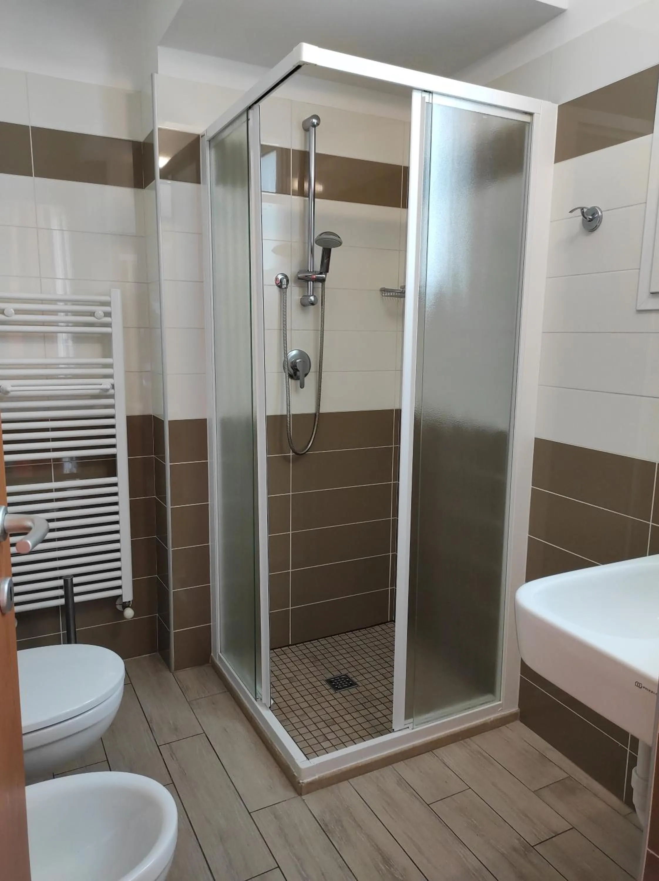 Shower in Hotel Franca