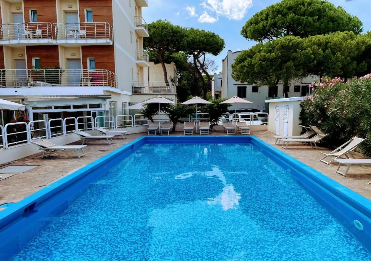 Swimming pool in Hotel Franca