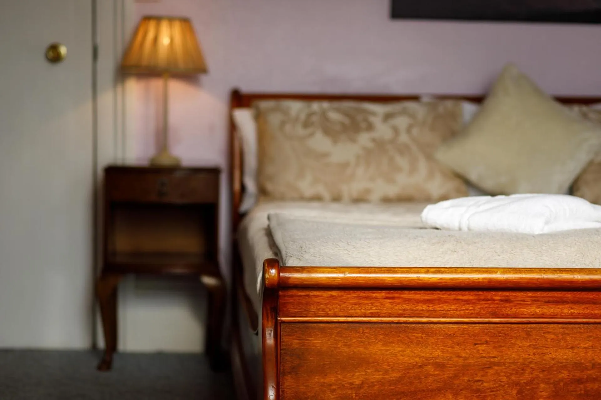 Bedroom, Bed in Cherry Tree Hotel