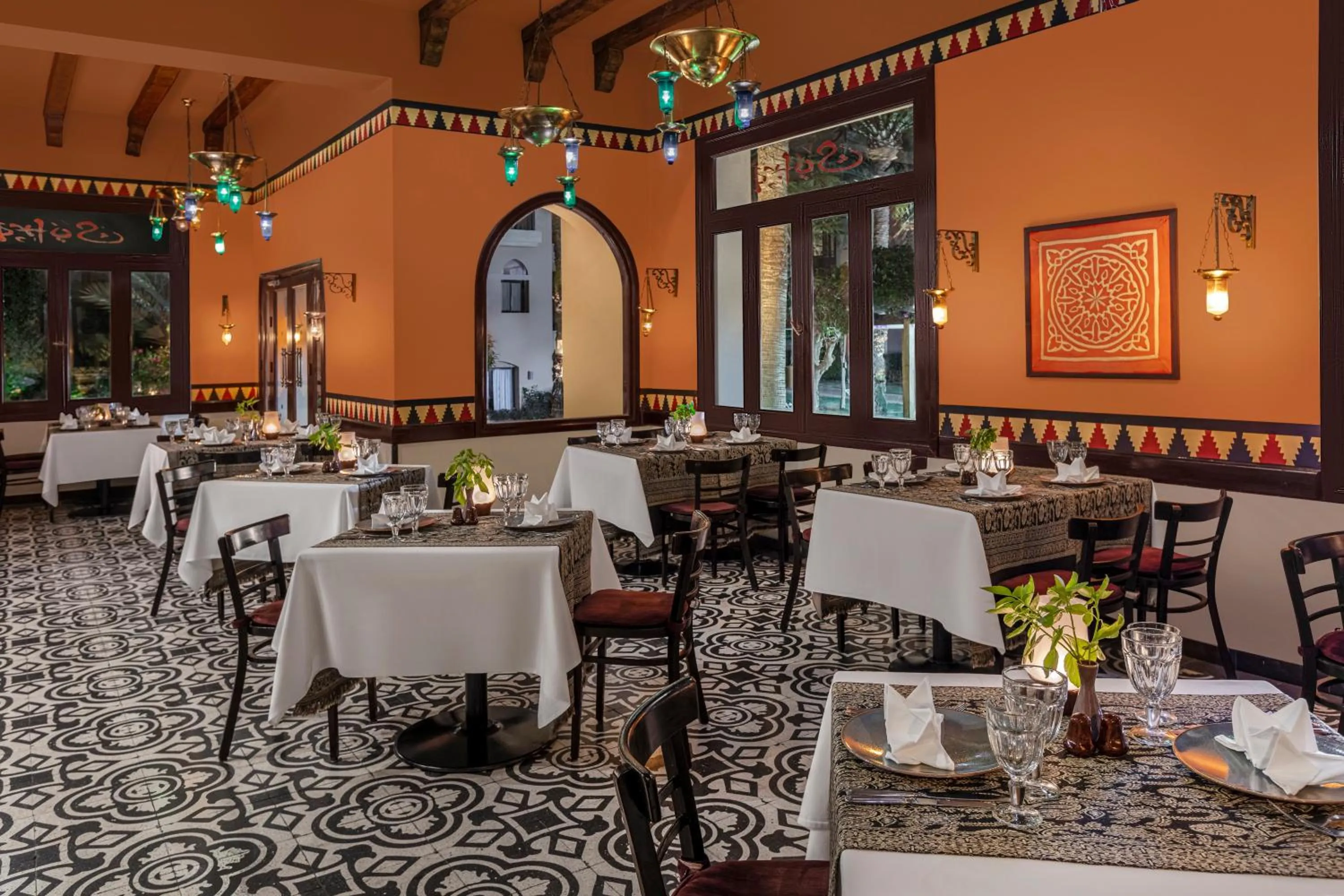 Restaurant/places to eat in JAZ Aquaviva