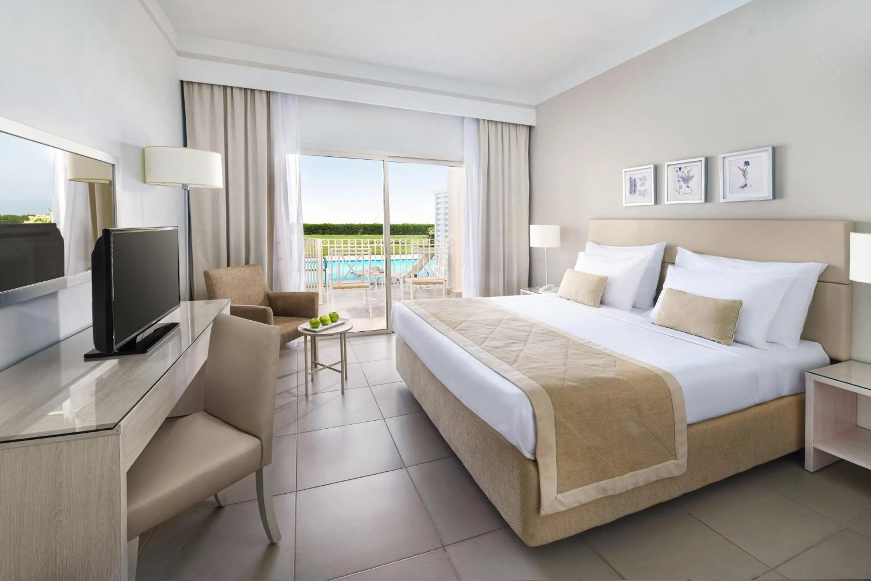 Photo of the whole room, Bed in JAZ Aquaviva