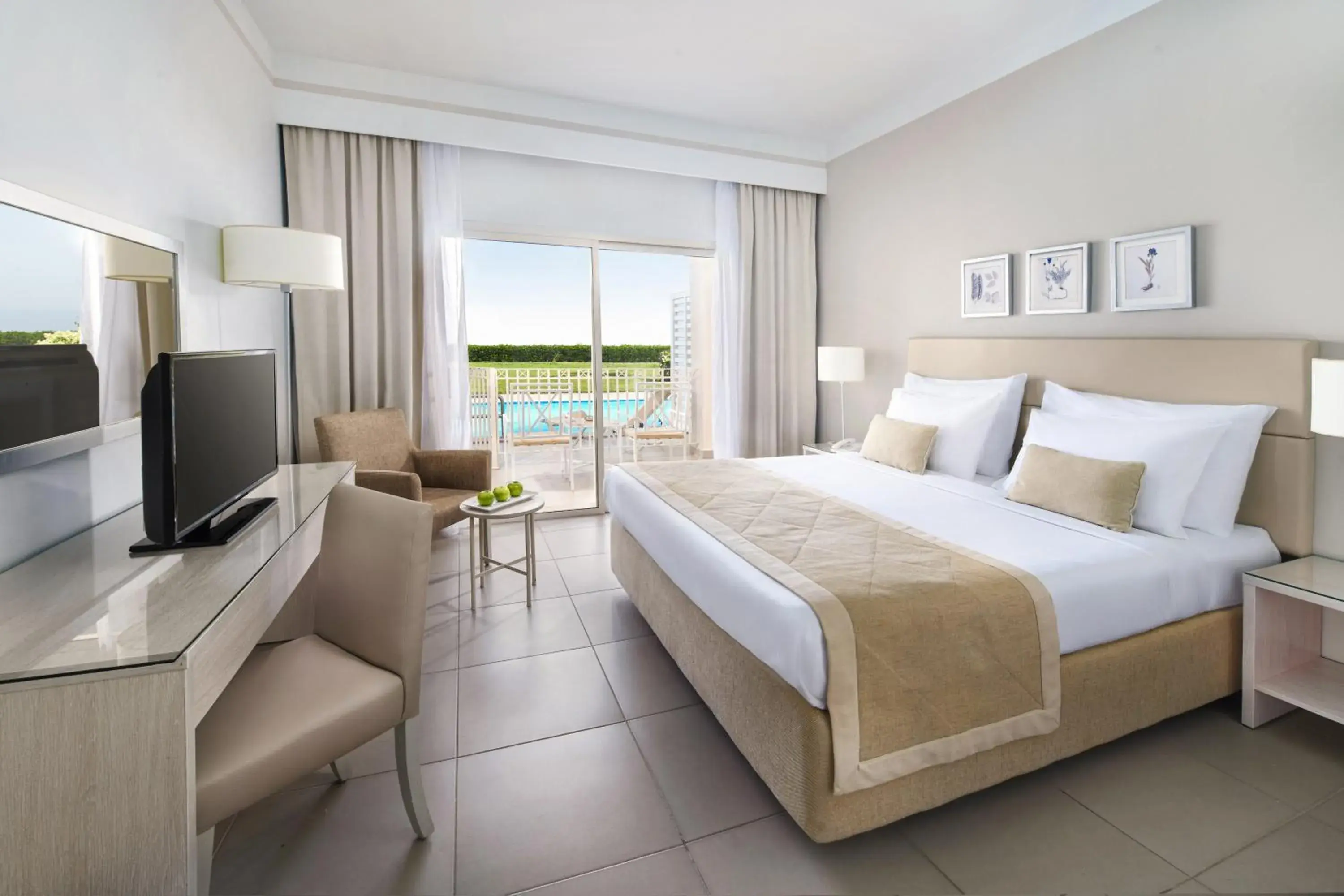 Deluxe Queen or Twin Pool View in JAZ Aquaviva Deluxe Queen or Twin Pool View in JAZ Aquaviva