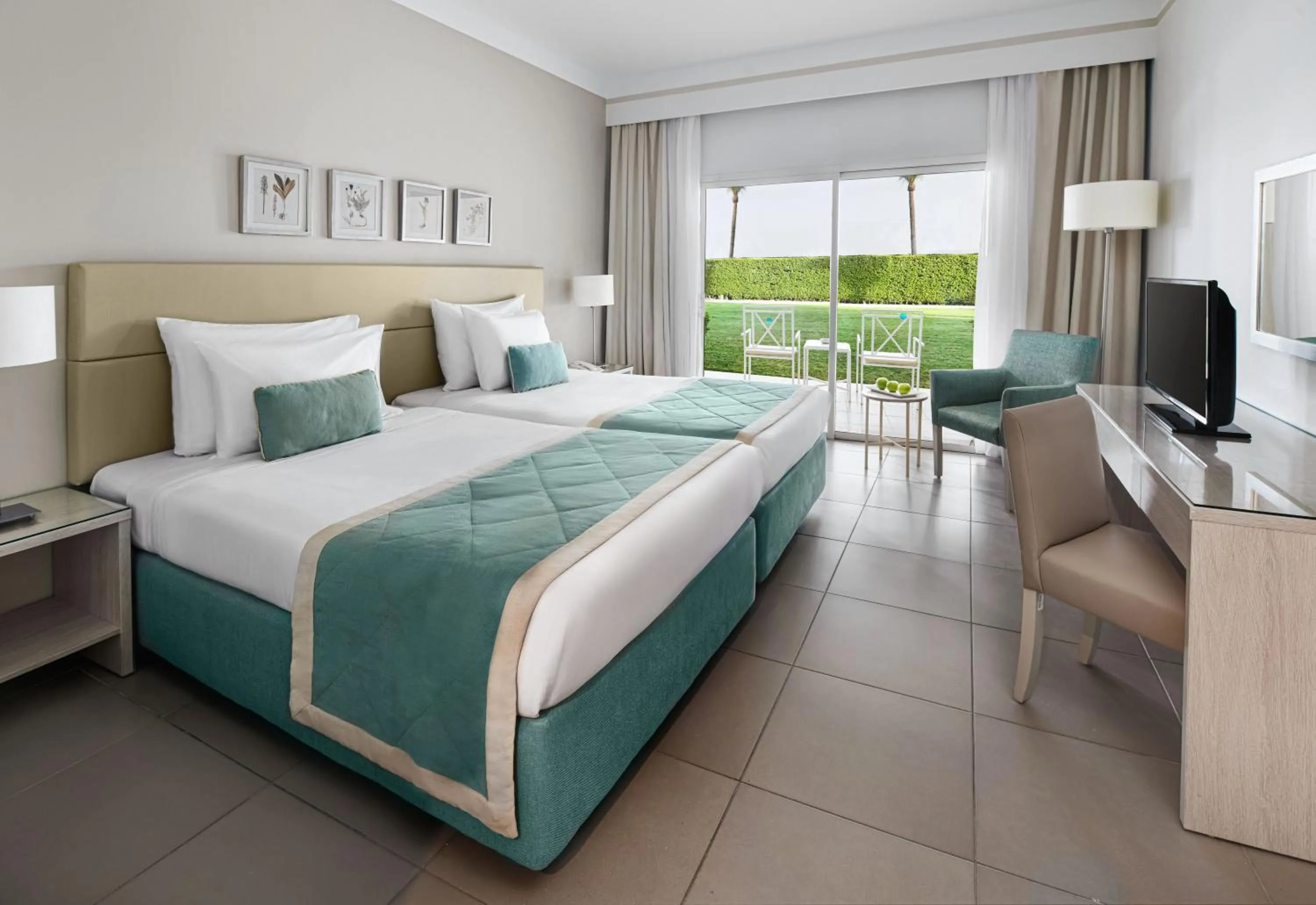 Photo of the whole room, Bed in JAZ Aquaviva