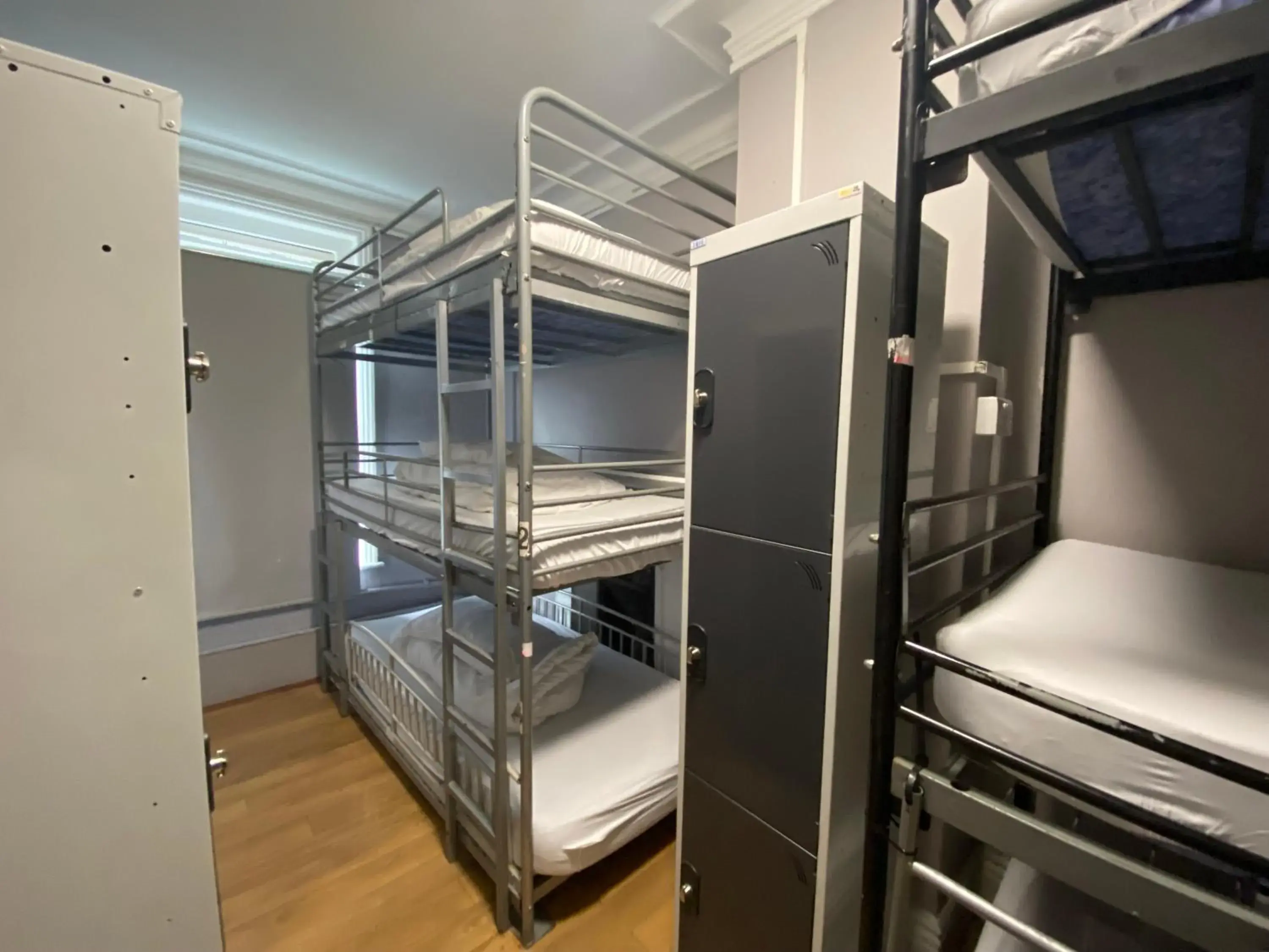 Bed in 8-Bed Mixed Dormitory Room in Queen Elizabeth Hostel Bed in 8-Bed Mixed Dormitory Room in Queen Elizabeth Hostel