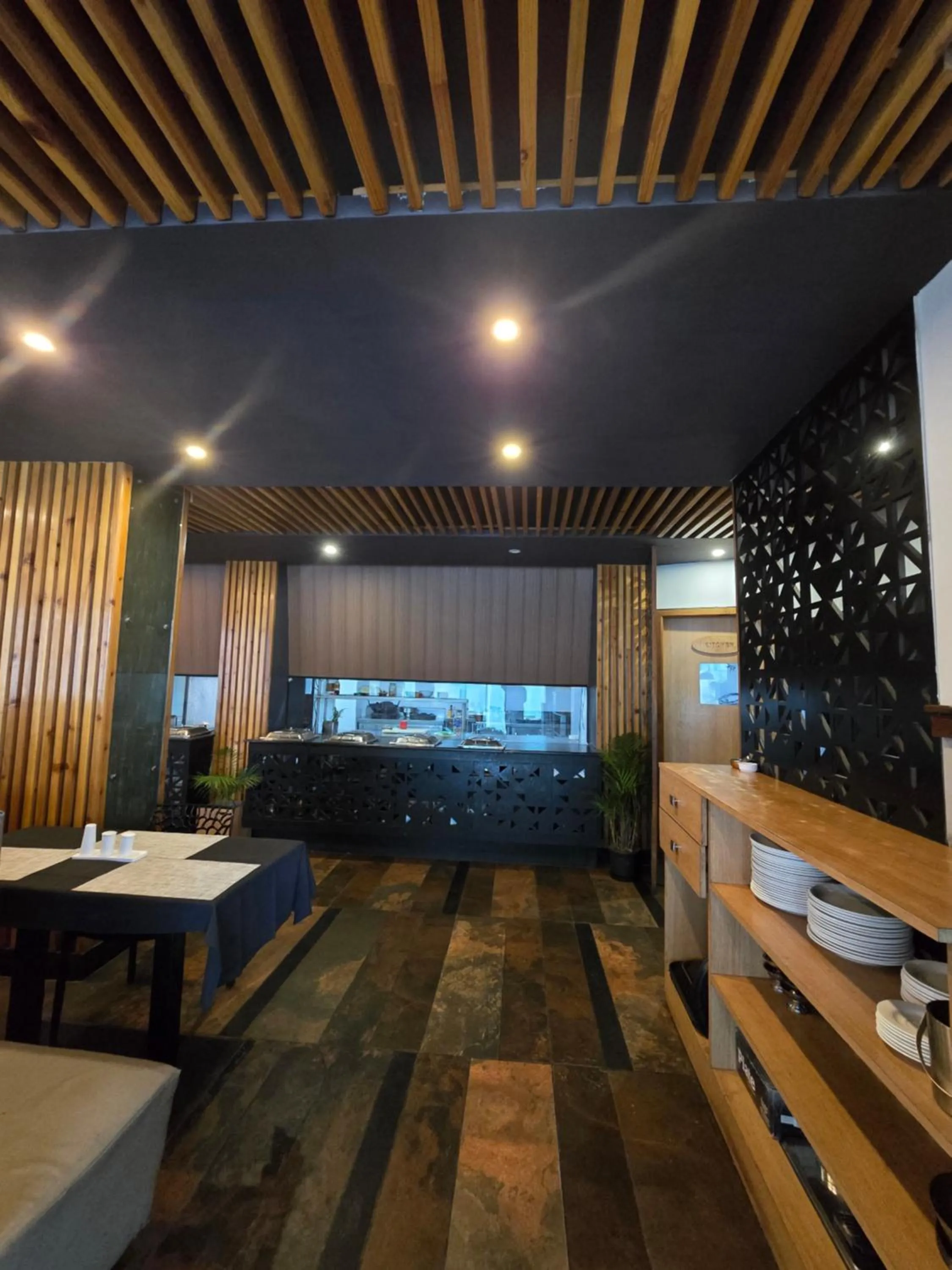 The Regal Hotel & Lounge