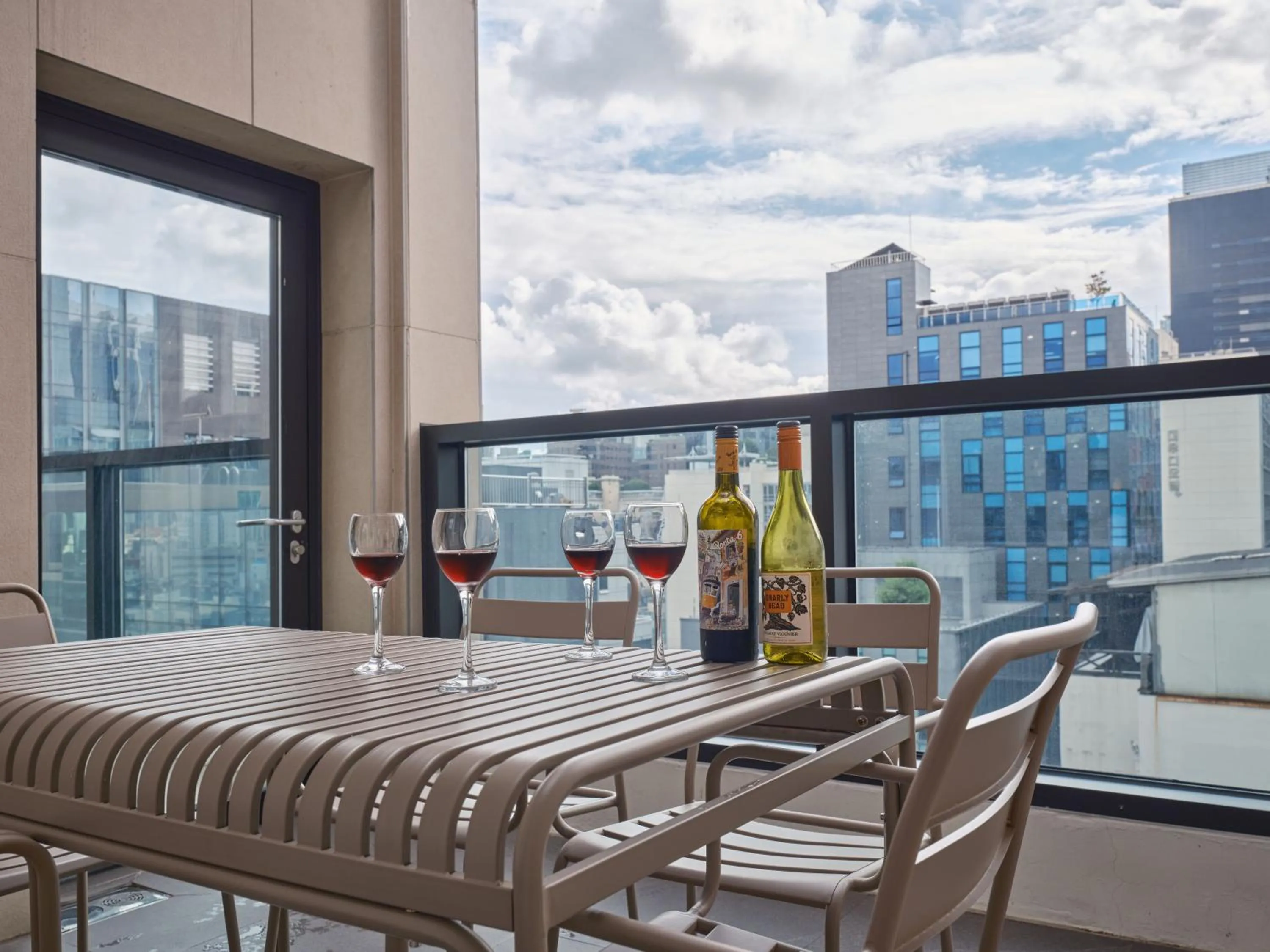 Balcony/Terrace in UH FLAT Signature GANGNAM