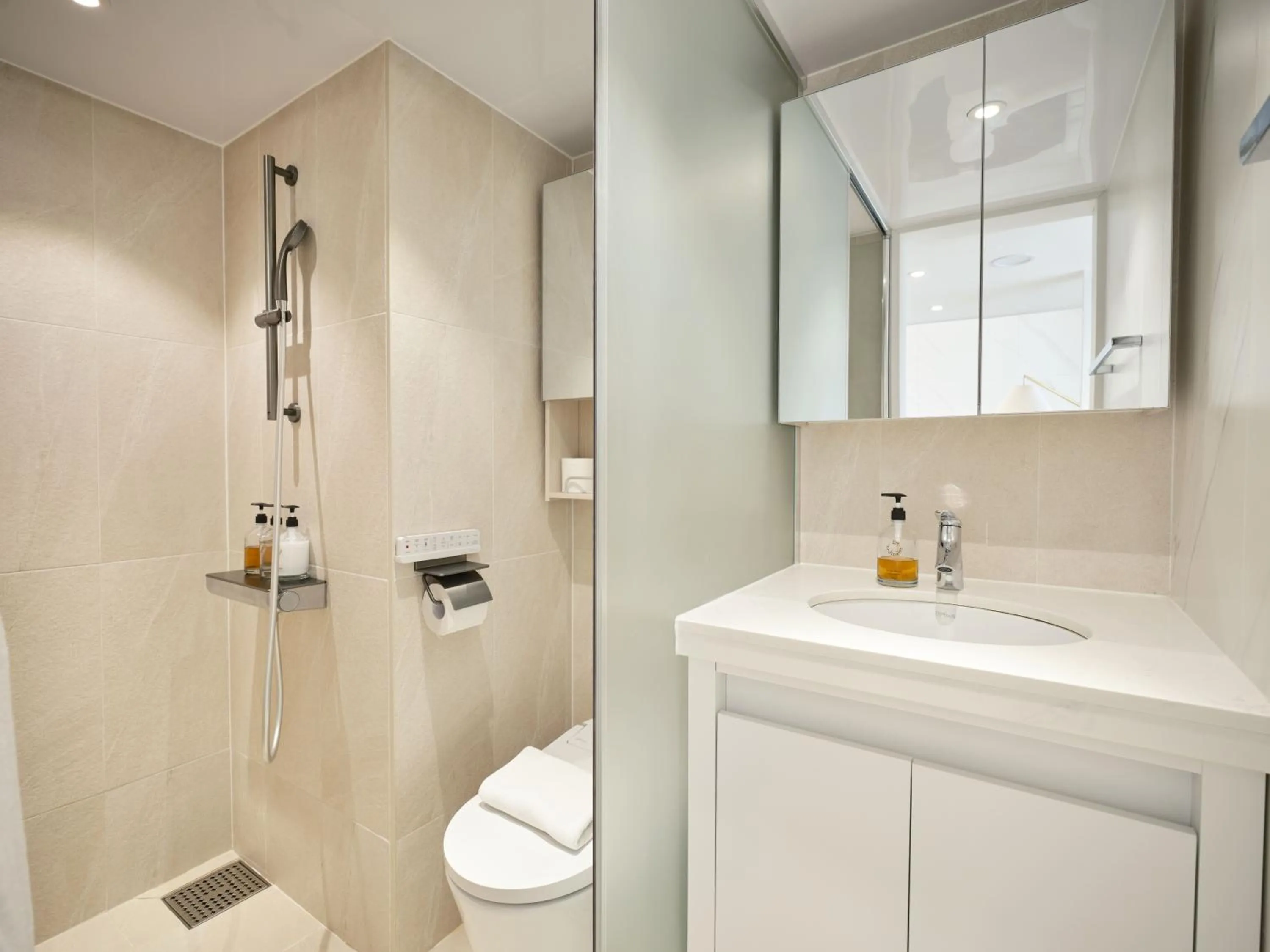 UH FLAT Signature GANGNAM