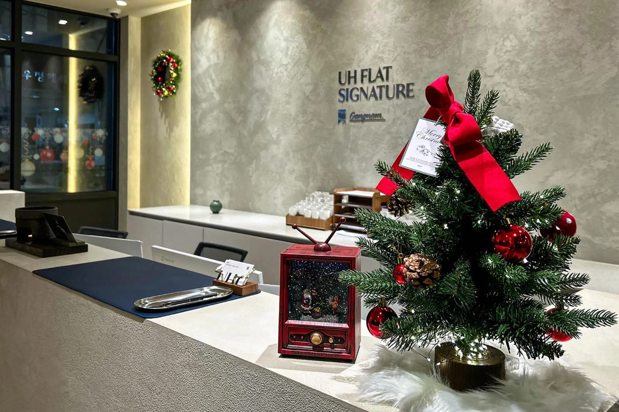 UH FLAT Signature GANGNAM