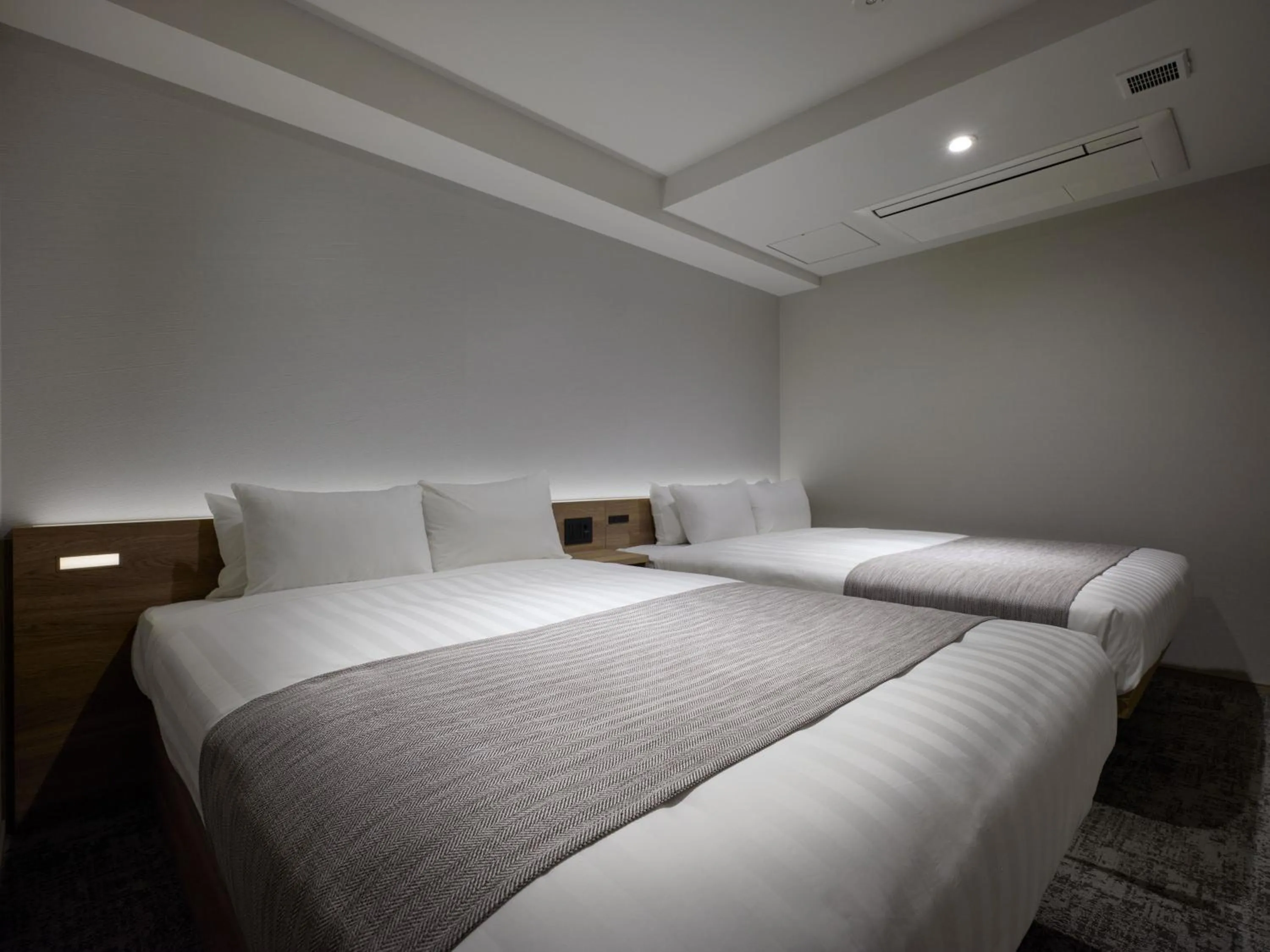 Bed in Premium Apart MONday GINZA EAST
