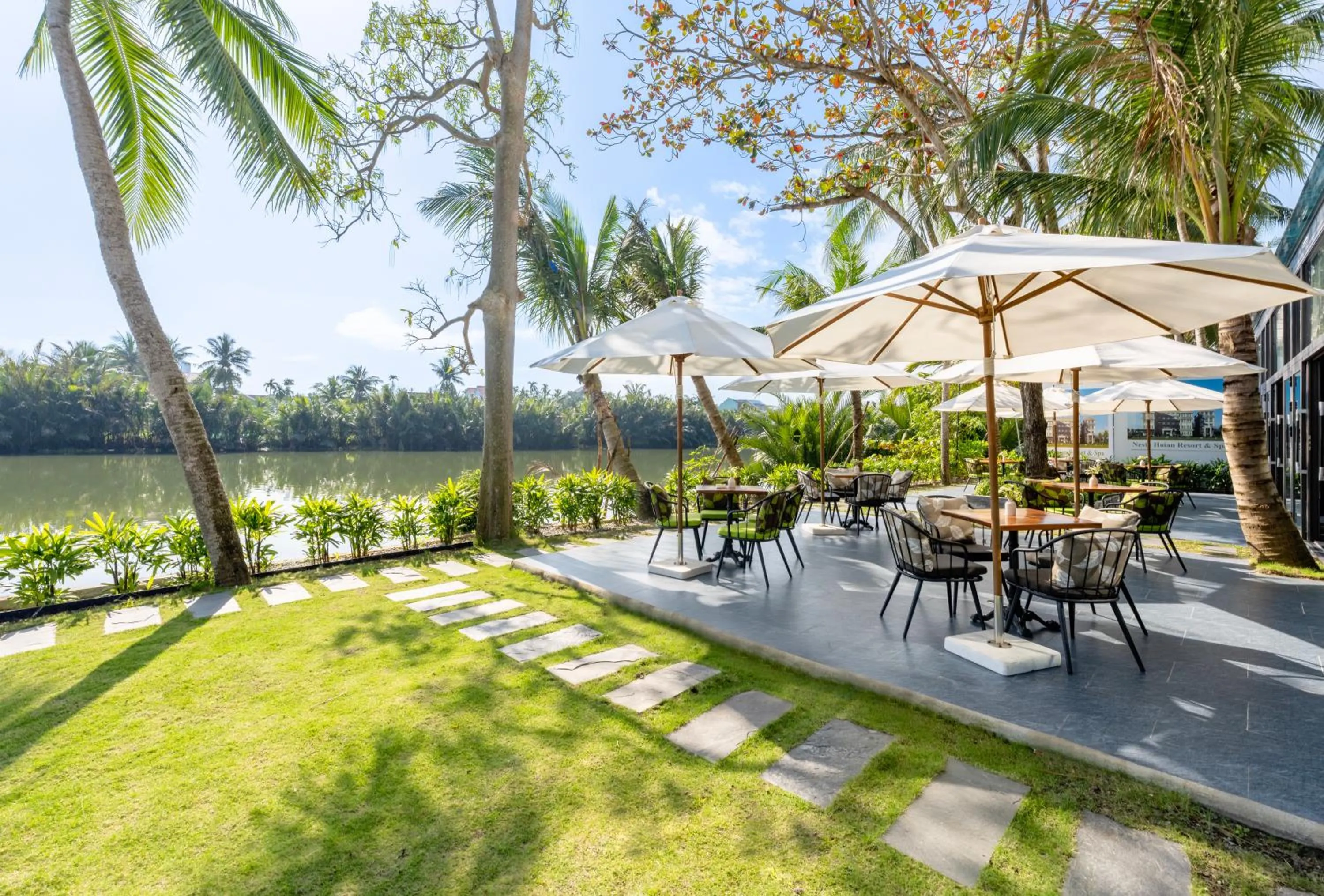 Restaurant/places to eat in Nesta Hoian Resort & Spa
