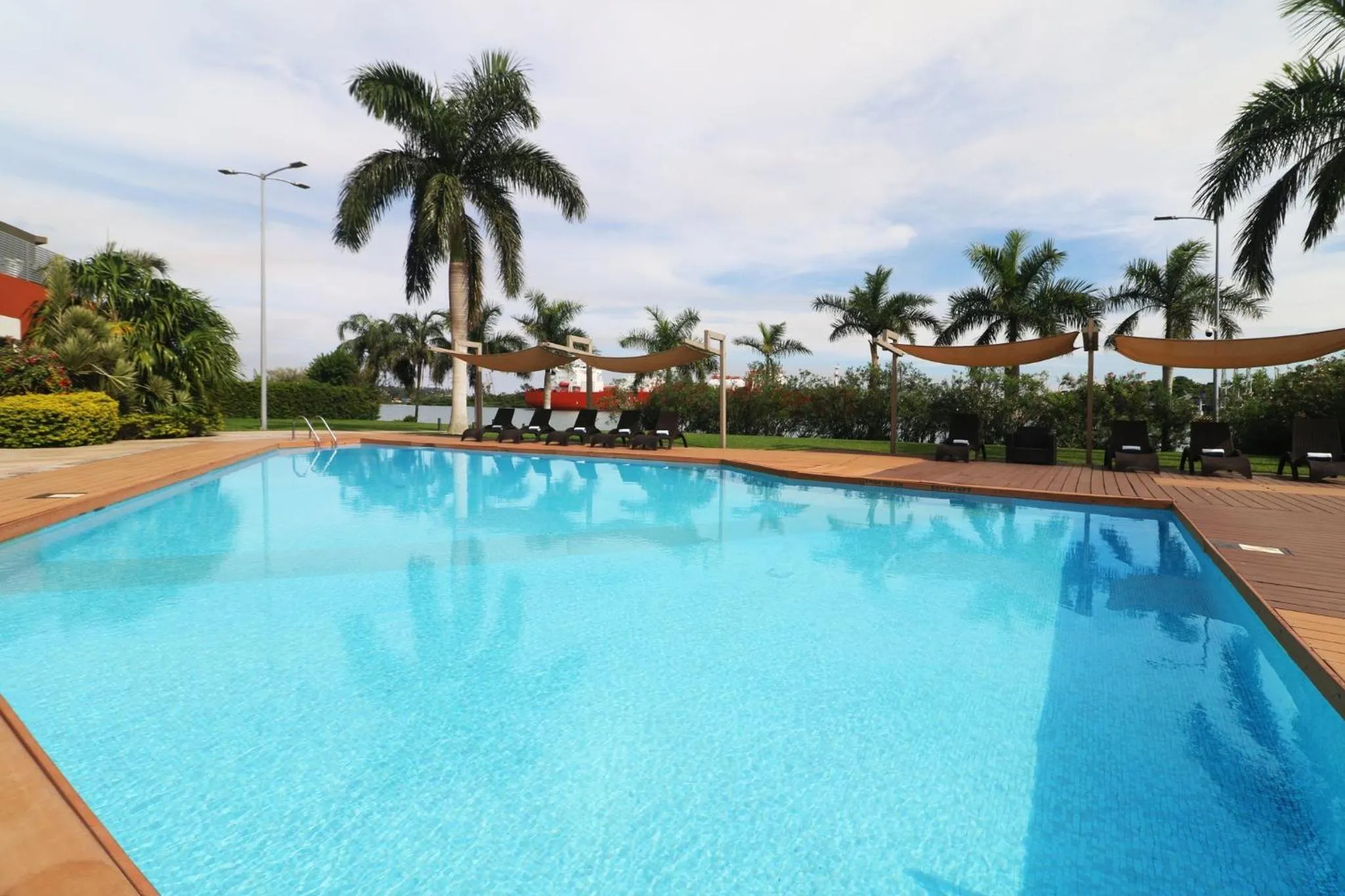 Swimming pool in Holiday Inn Express - Tuxpan by IHG