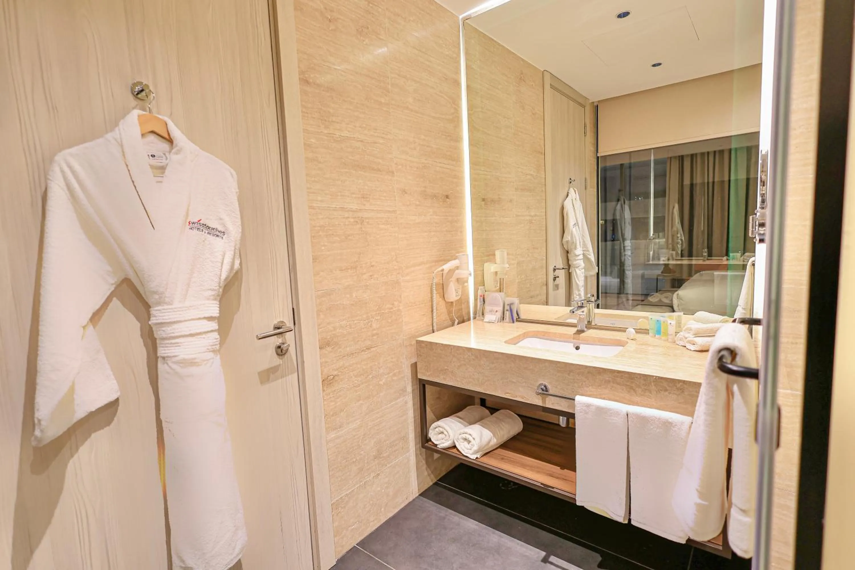 Shower in Swisstouches Hotel Amman