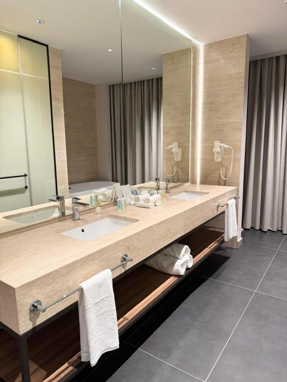 Bathroom in Swisstouches Hotel Amman