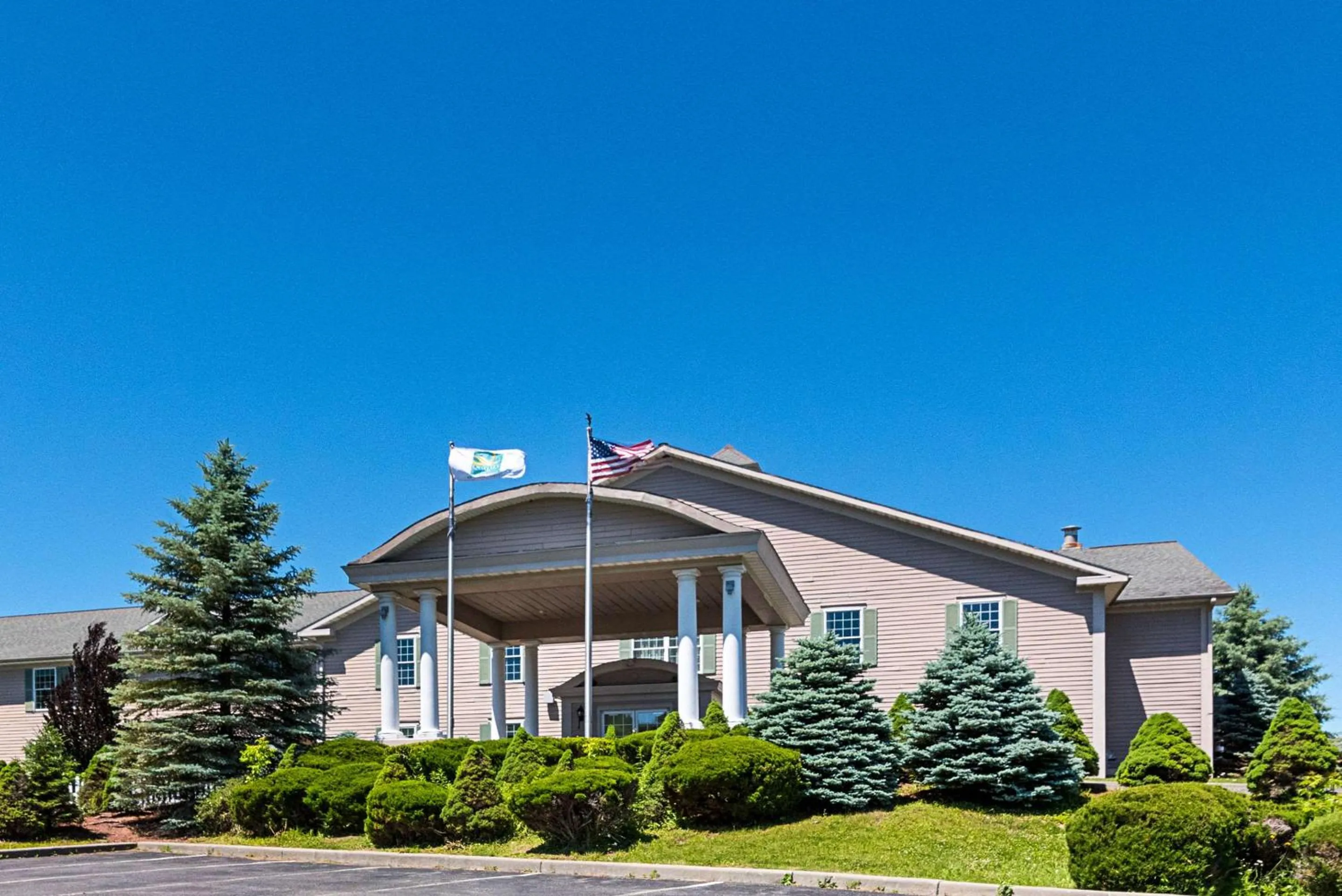 Property building in Quality Inn & Suites Schoharie near Howe Caverns