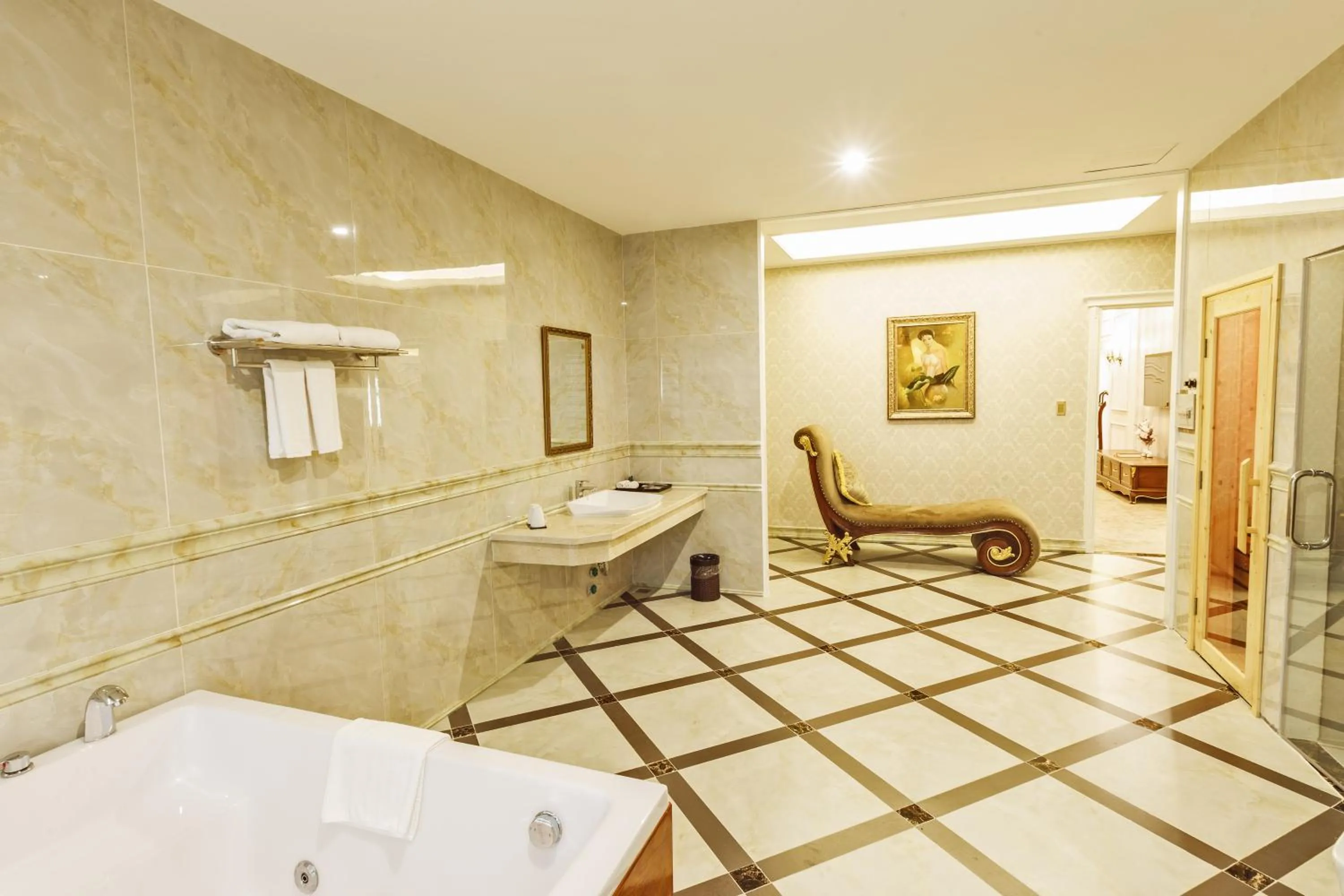 Muong Thanh Luxury Can Tho Hotel