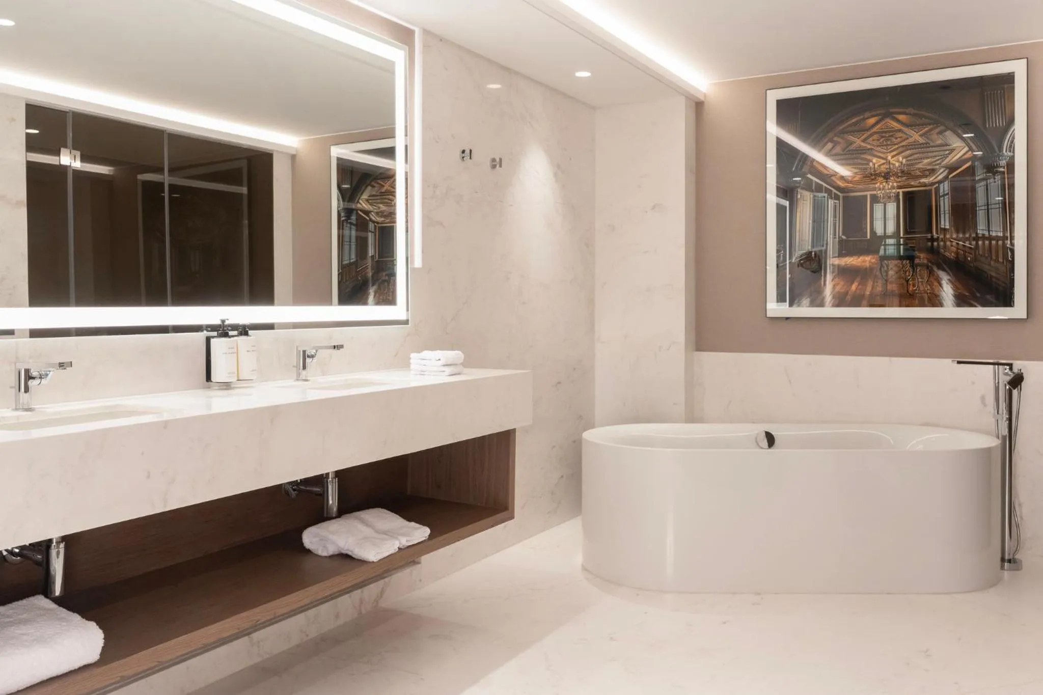 Bathroom in InterContinental Hotels Real Lima Miraflores by IHG