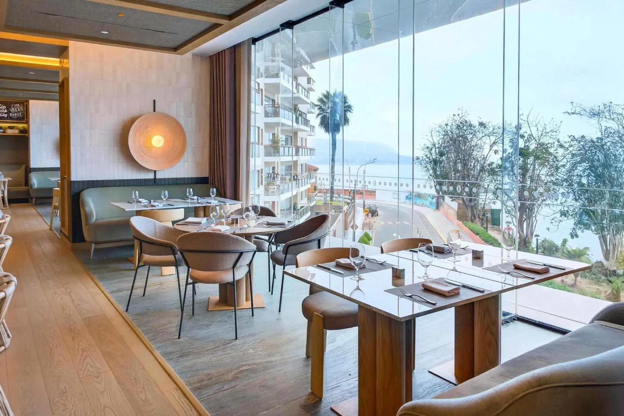 Restaurant/places to eat in Hotel Indigo Lima Miraflores by IHG