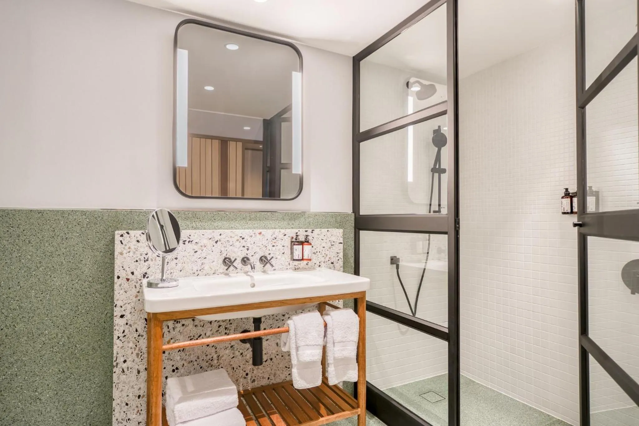 Photo of the whole room in Hotel Indigo Lima Miraflores by IHG