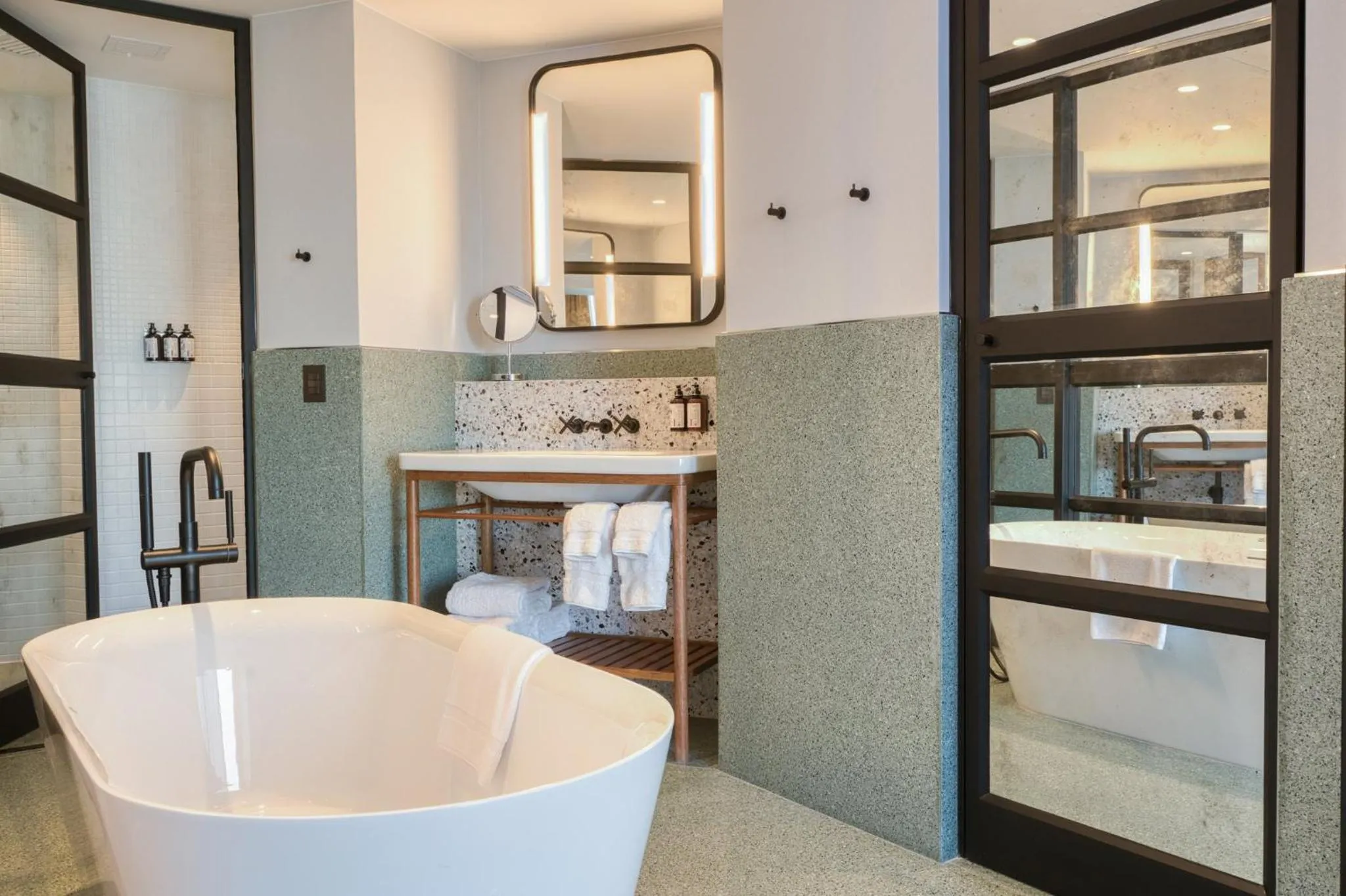 Photo of the whole room in Hotel Indigo Lima Miraflores by IHG