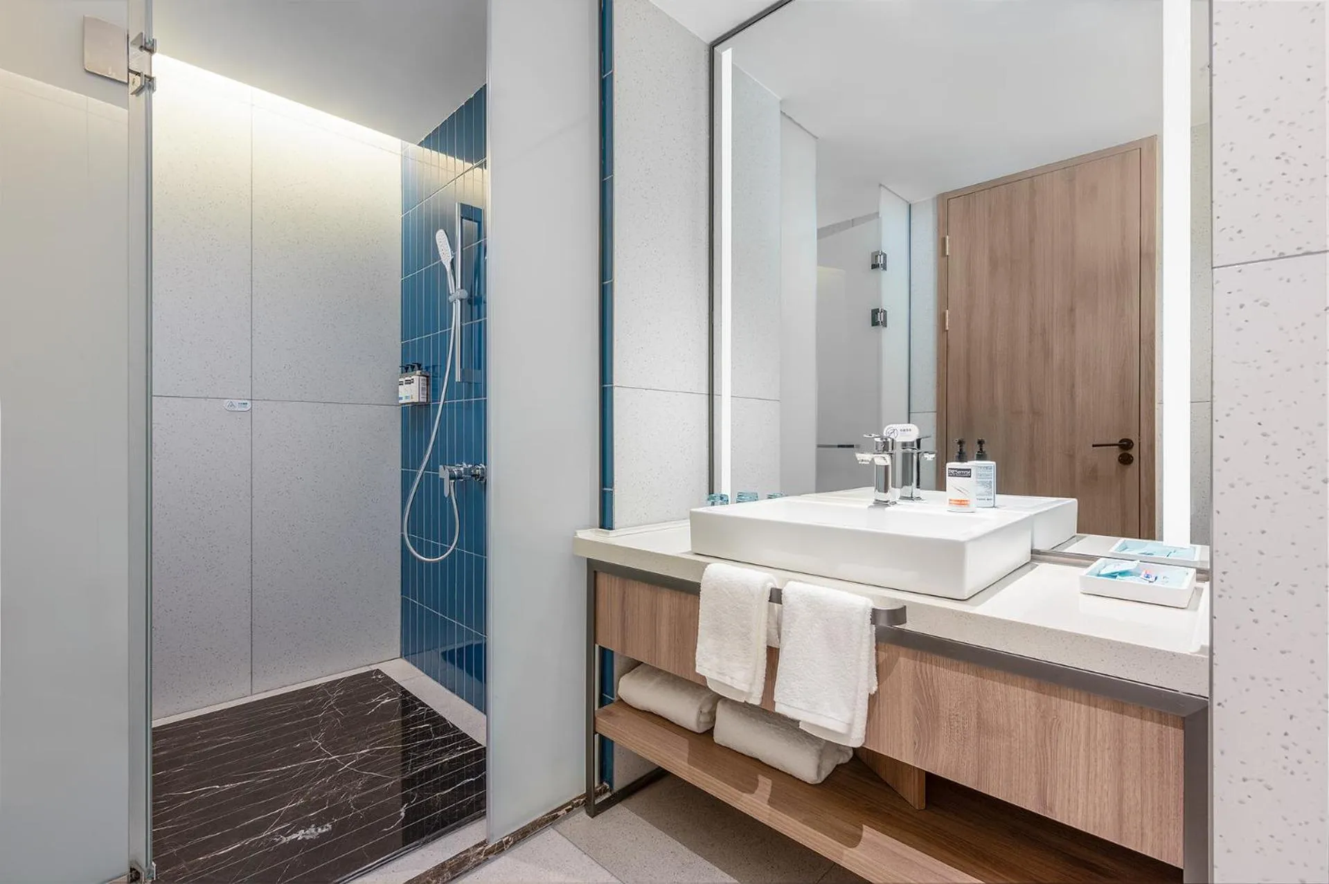 Bathroom in Holiday Inn Express Chenzhou Suxian by IHG