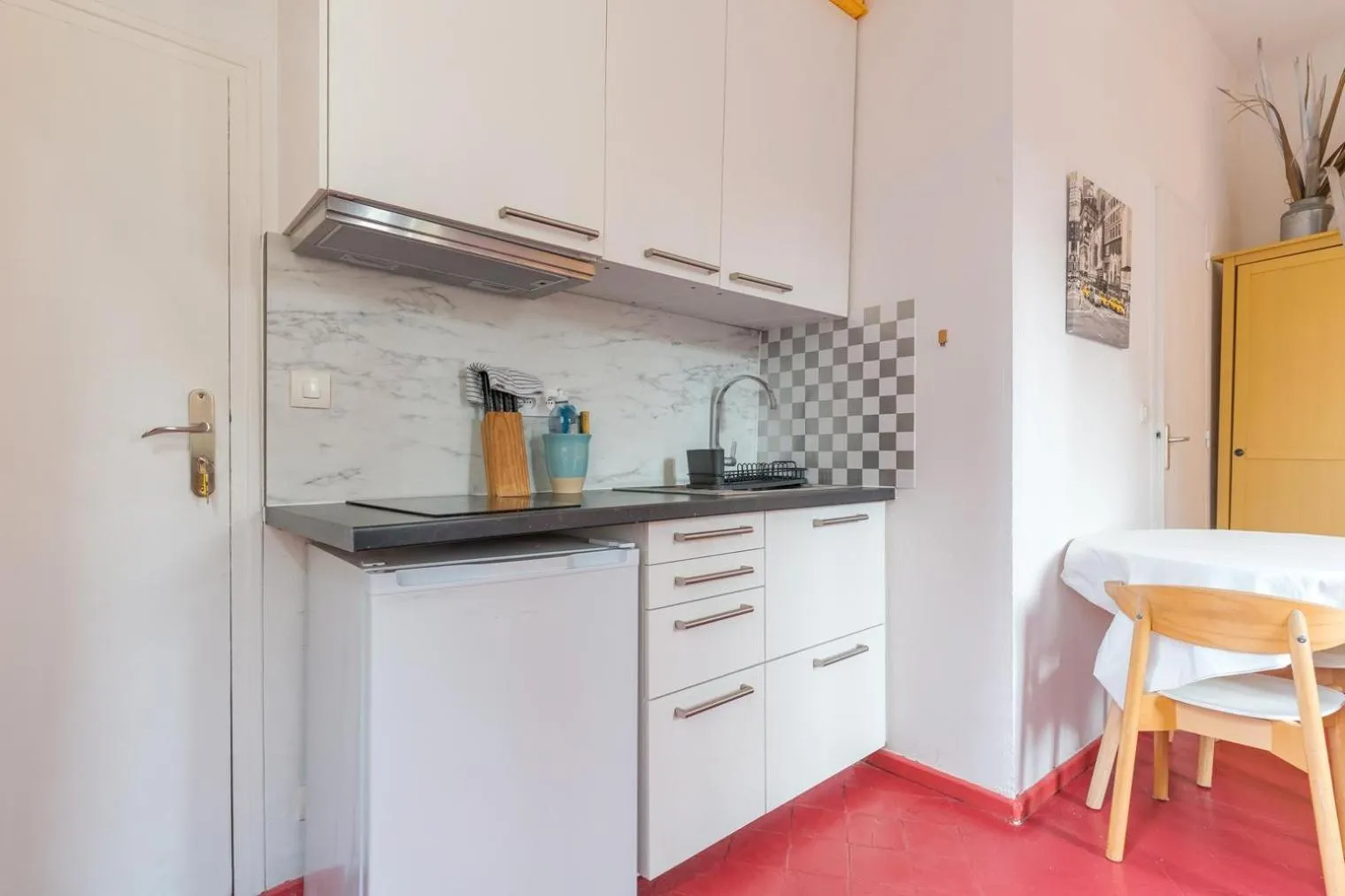 Kitchen or kitchenette in Finsonius Studios