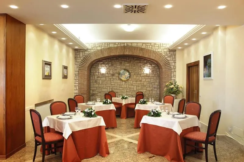 Restaurant/places to eat in Villa Luisa