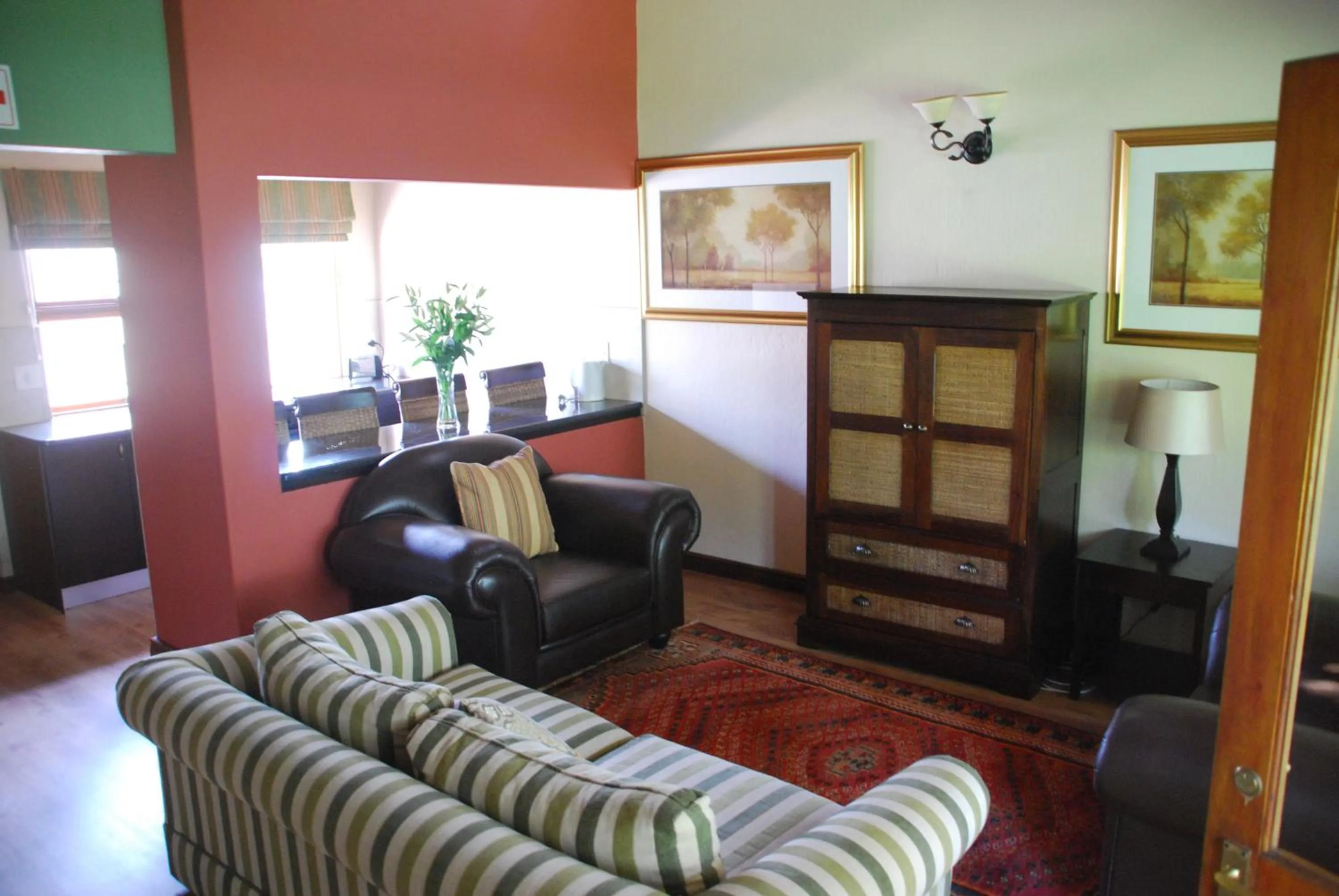 Lounge or bar in Sunninghill Guest Lodges