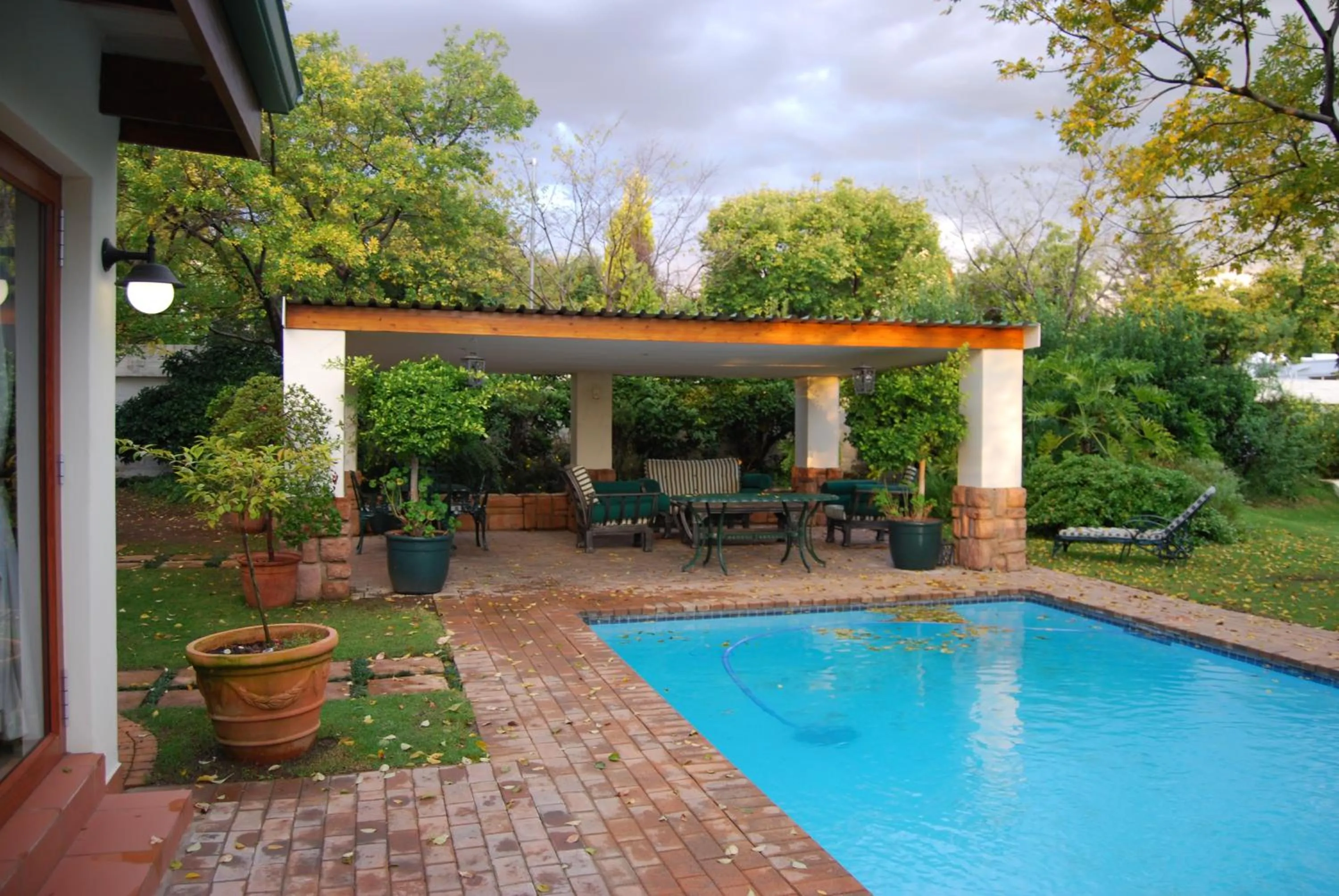 Swimming pool in Sunninghill Guest Lodges