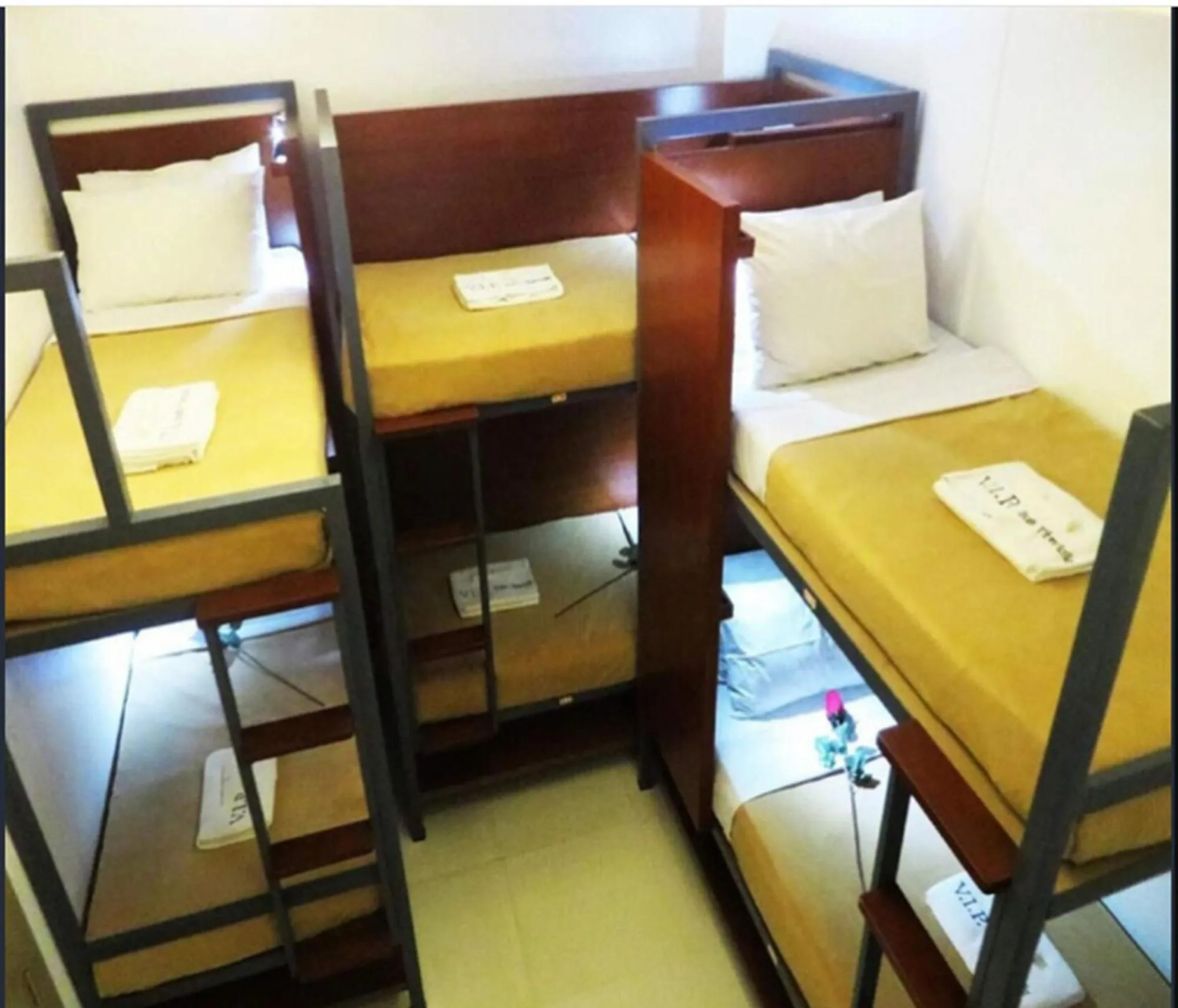 Bedroom, Bed in VIP Hostel, Near PNR Pasay Evangelista, Makati Manila