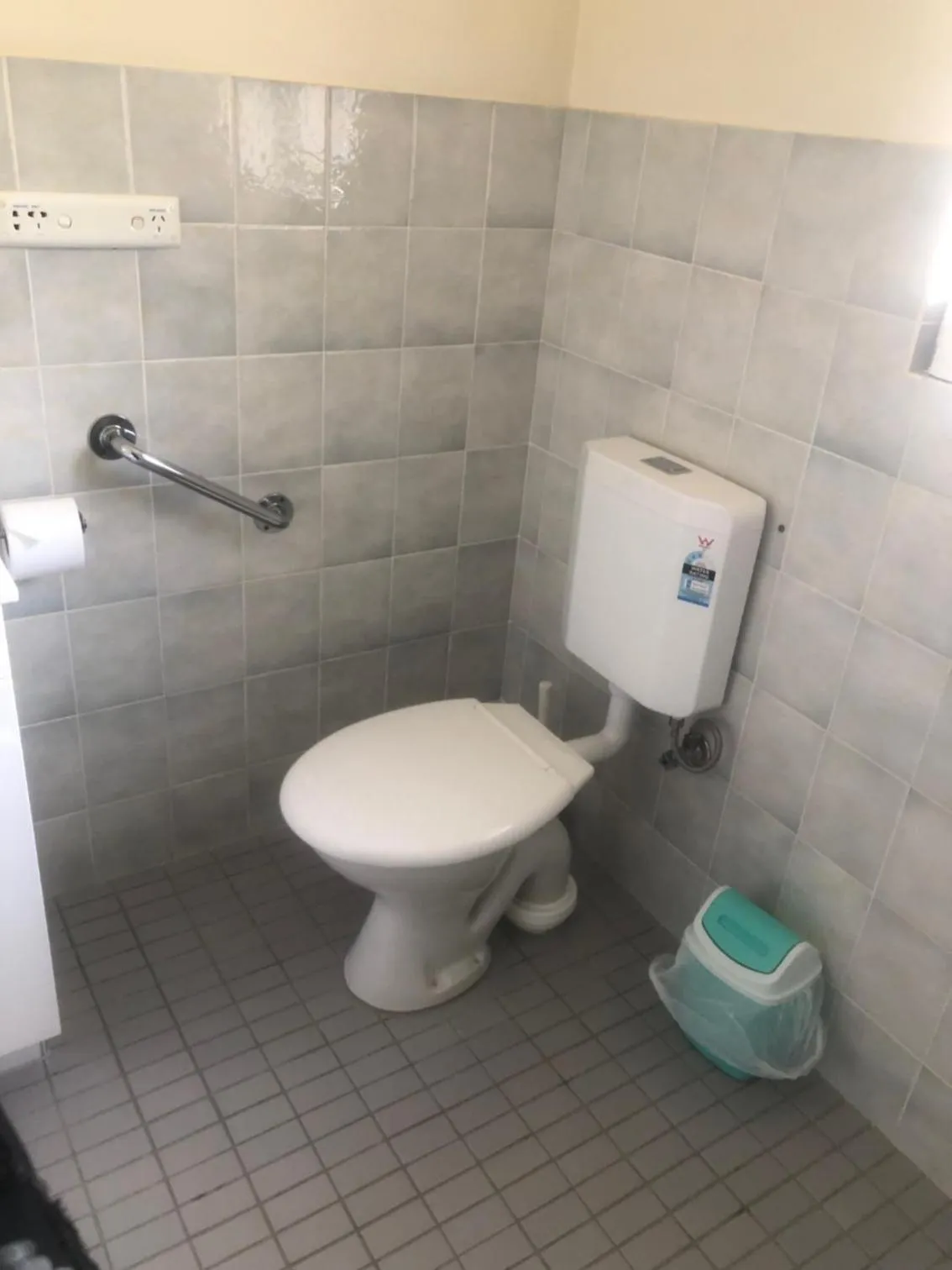 Bathroom in Stansbury Holiday Motel