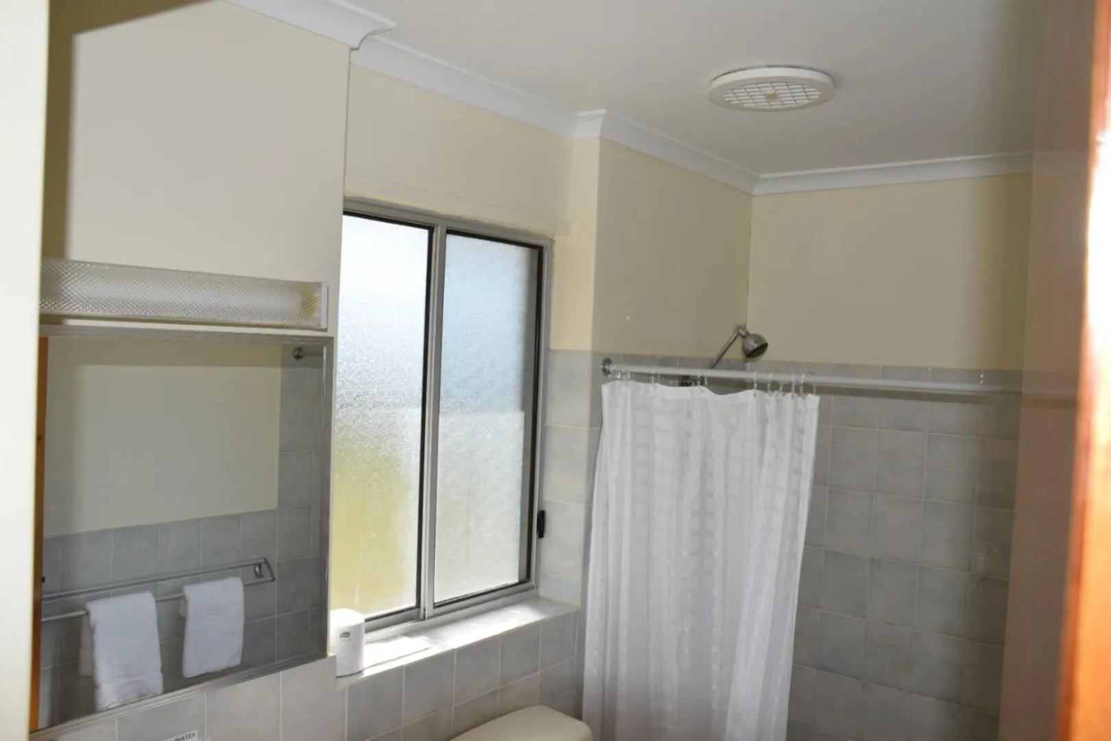 Bathroom in Stansbury Holiday Motel