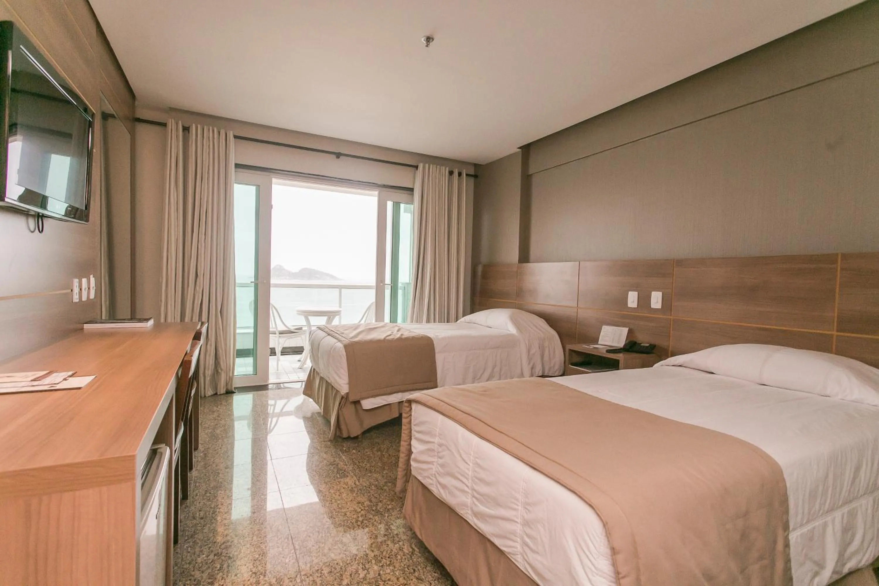 Day, Bed in Royalty Barra Hotel