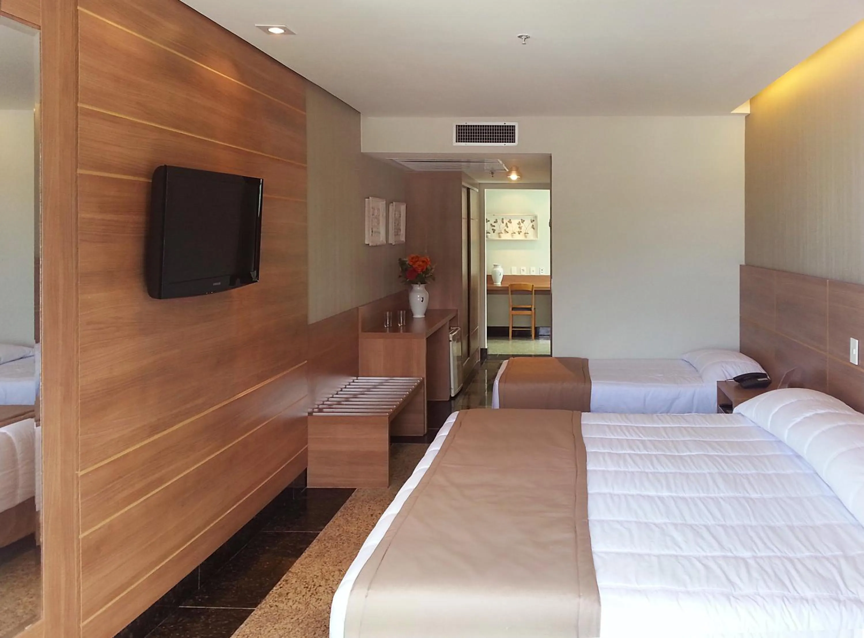 Photo of the whole room, Bed in Royalty Barra Hotel