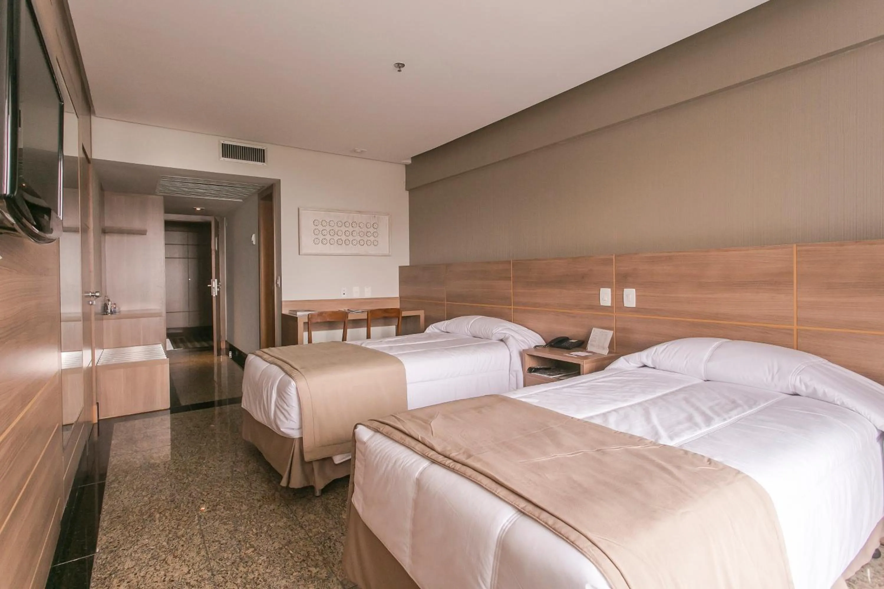 Photo of the whole room, Bed in Royalty Barra Hotel